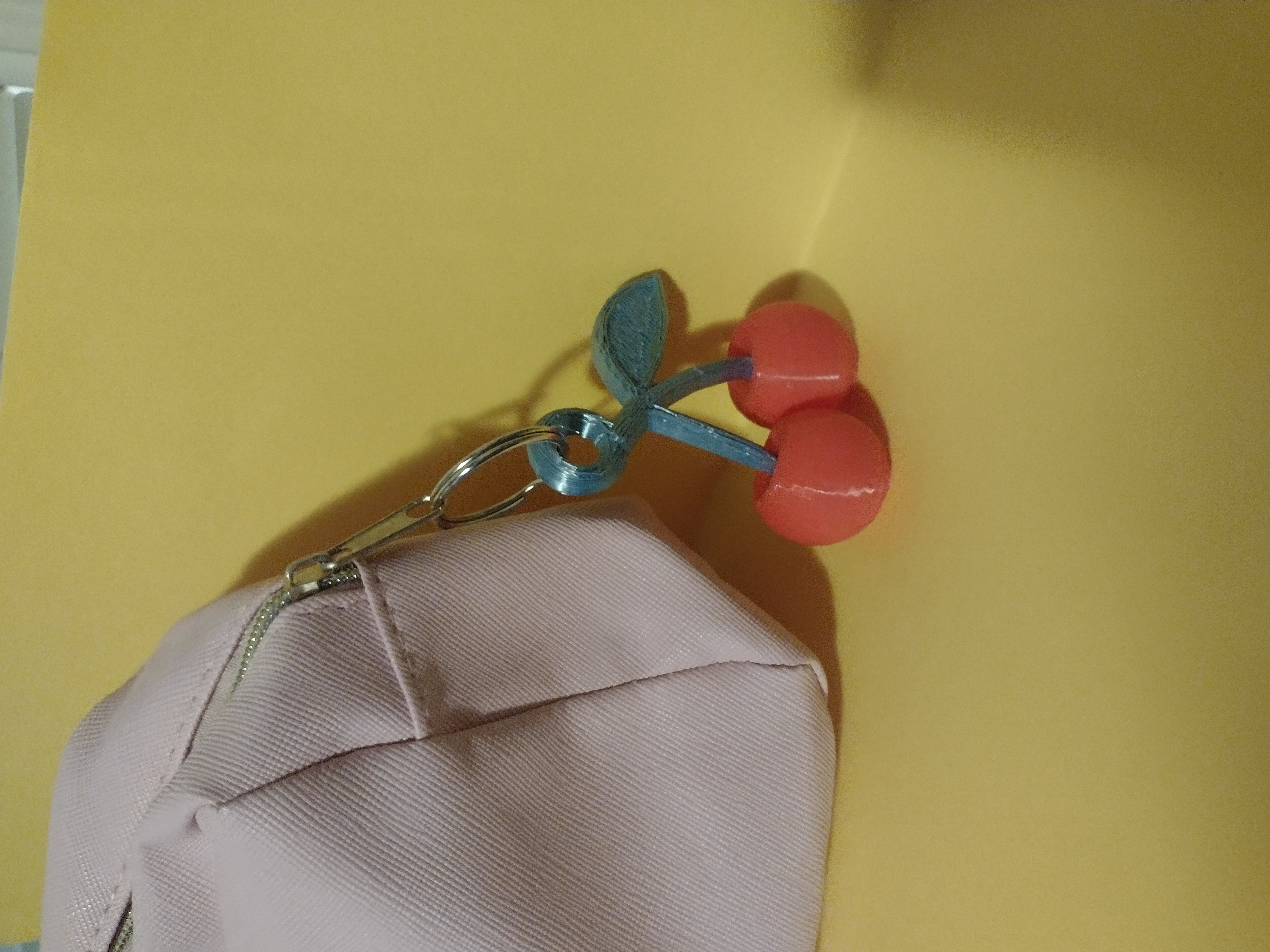 Miniatura 2 do modelo 3D Cherry Keychain