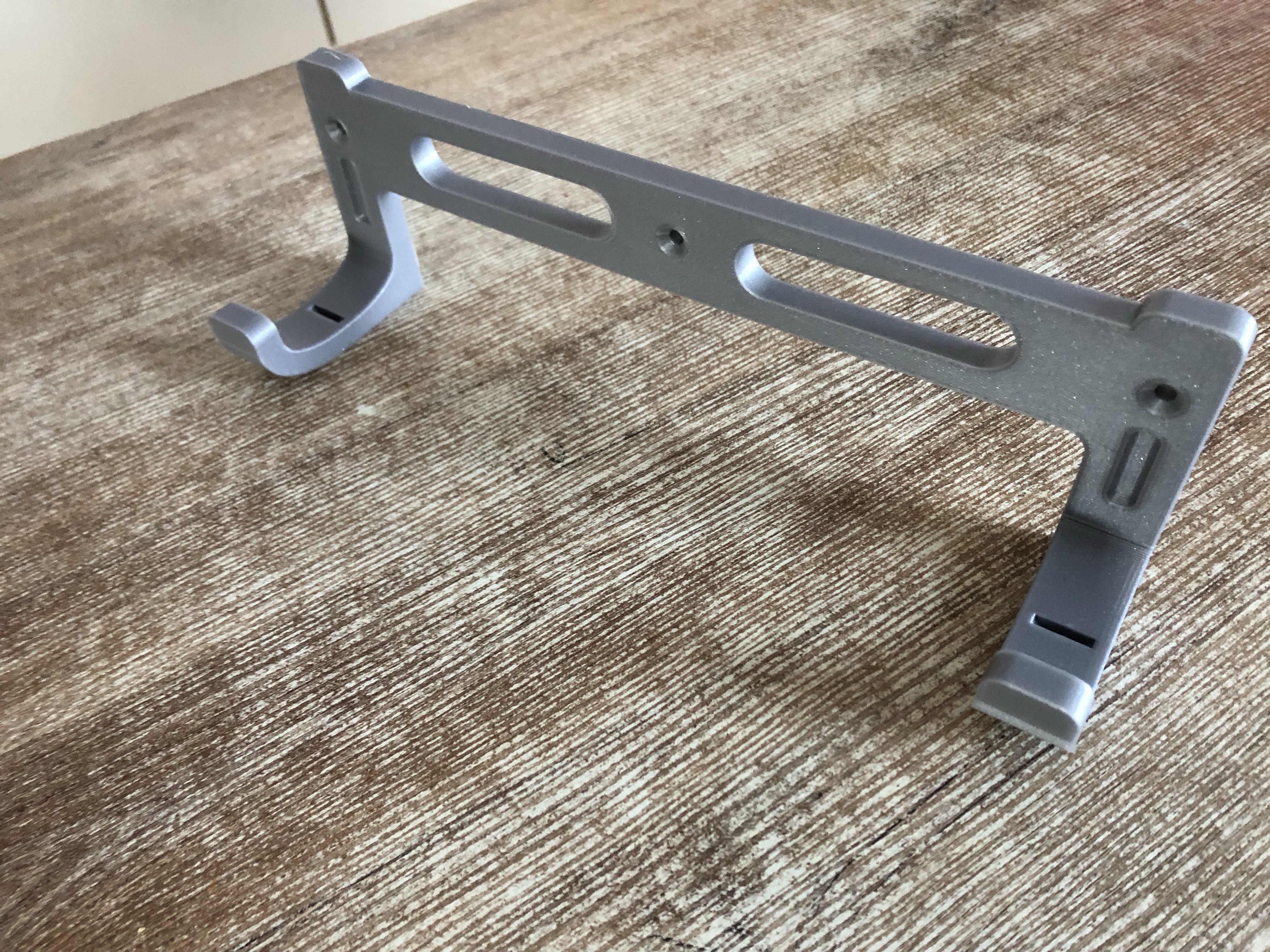 Wii U Wall mount - Wii U Wandhalterung