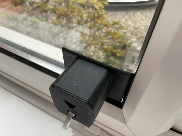 Wyze Cam v3 Window Mount