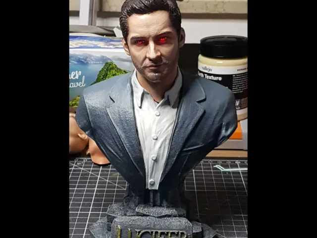 Lucifer Morningstar (DC) Tom Ellis