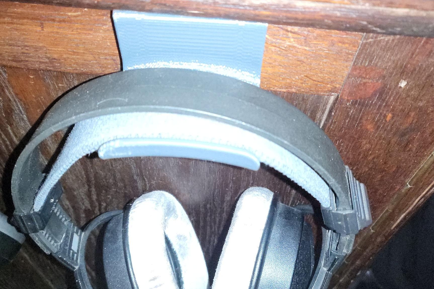 Yet another headphone hanger / noch ein Kopfhörerhalter