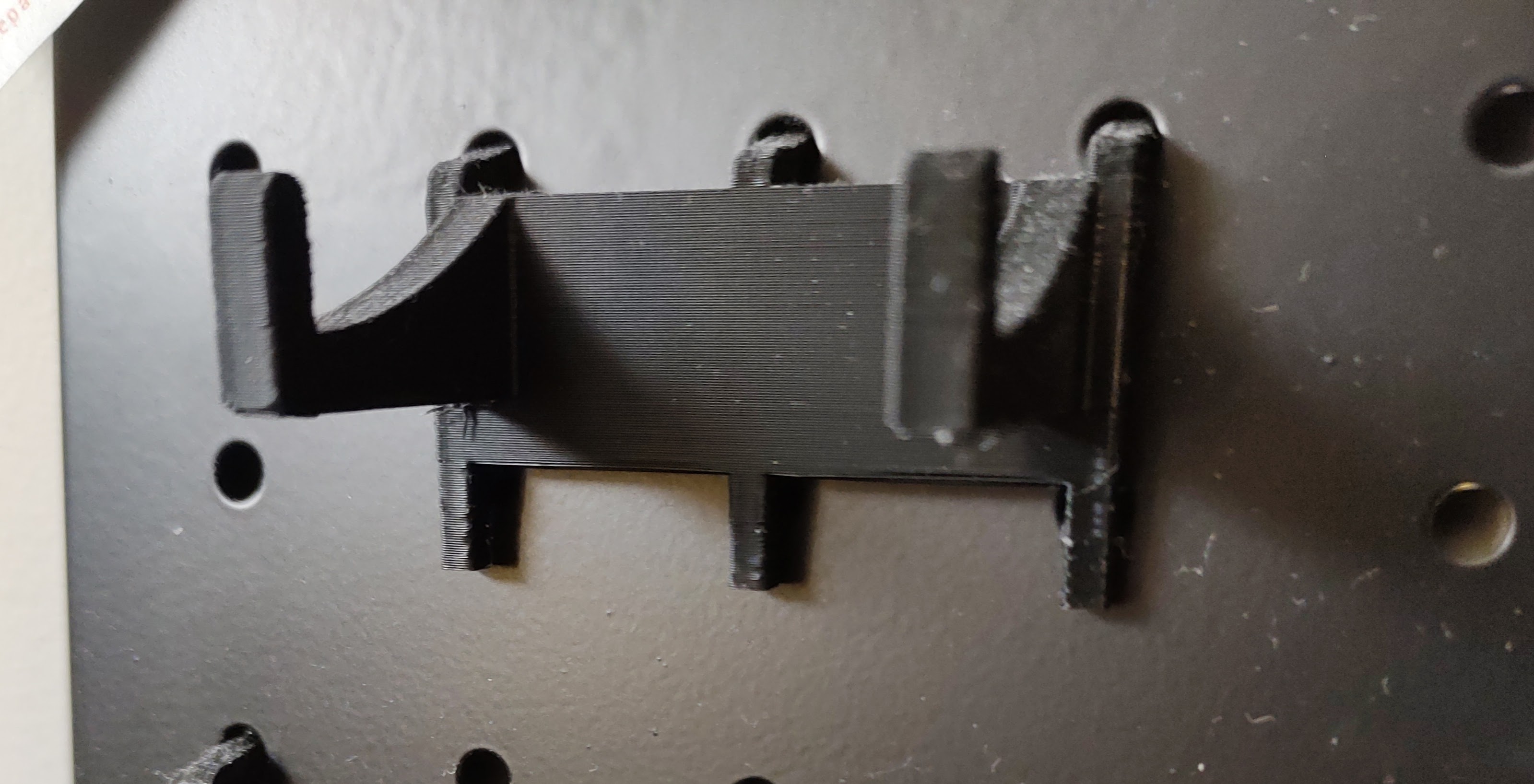 Pegboard Xbox Controller Holder by BlonkyKong Download free STL