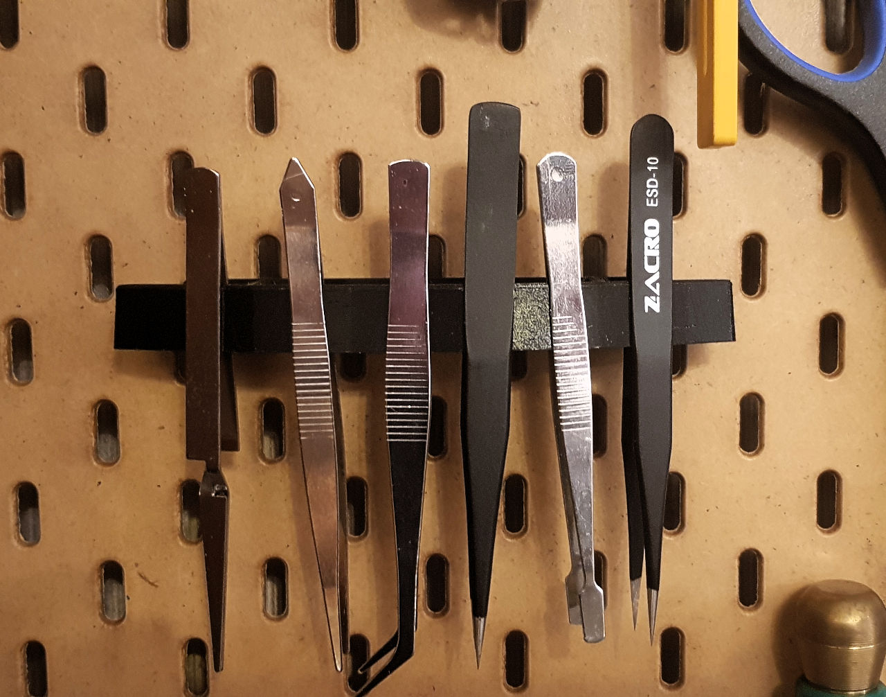 Tweezers Holder for Ikea Skadis by Tiggr Download free STL model