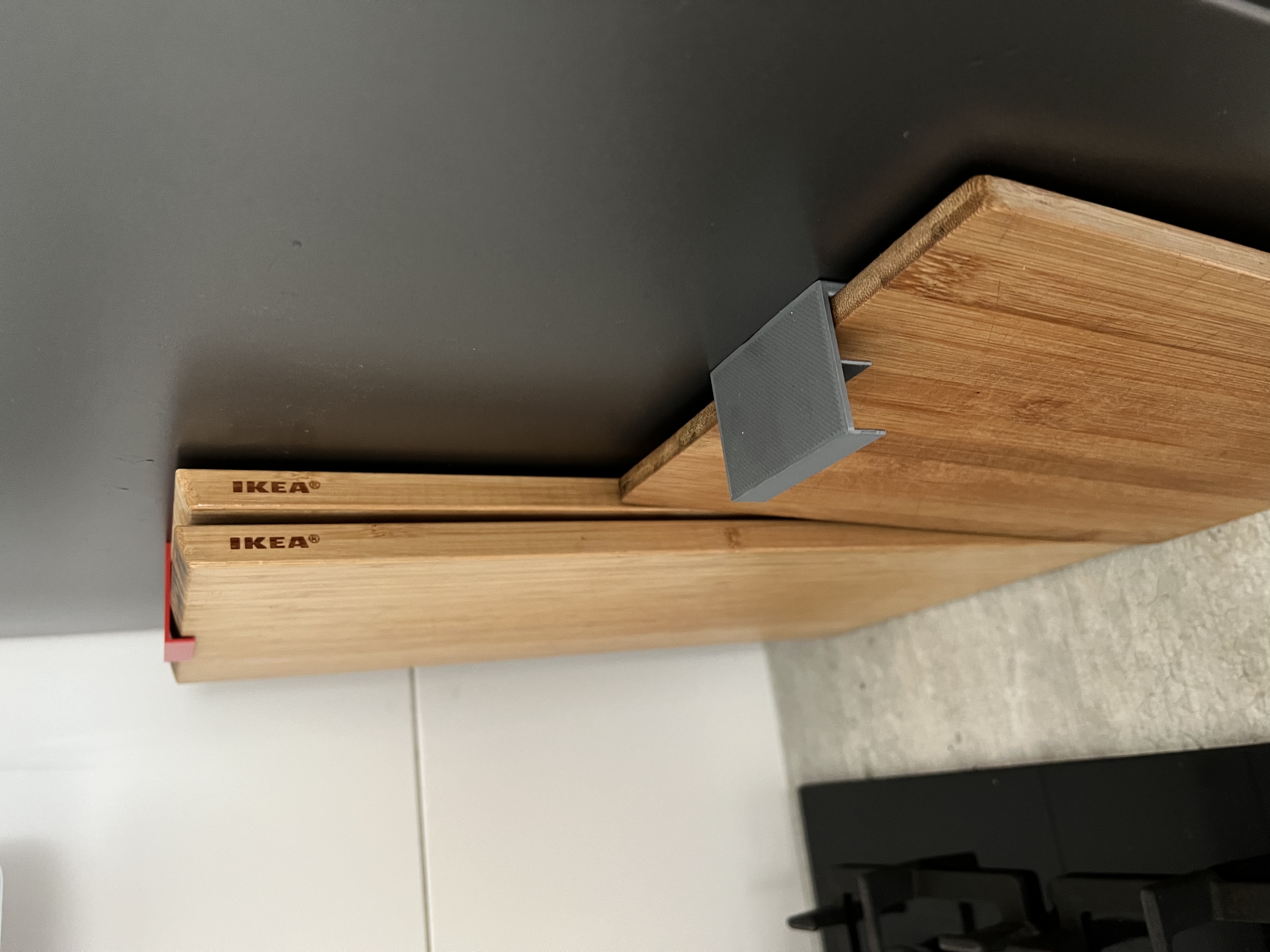 Cutting boards magnetic holder