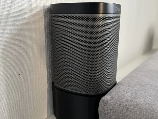 Sonos Play one pedestal