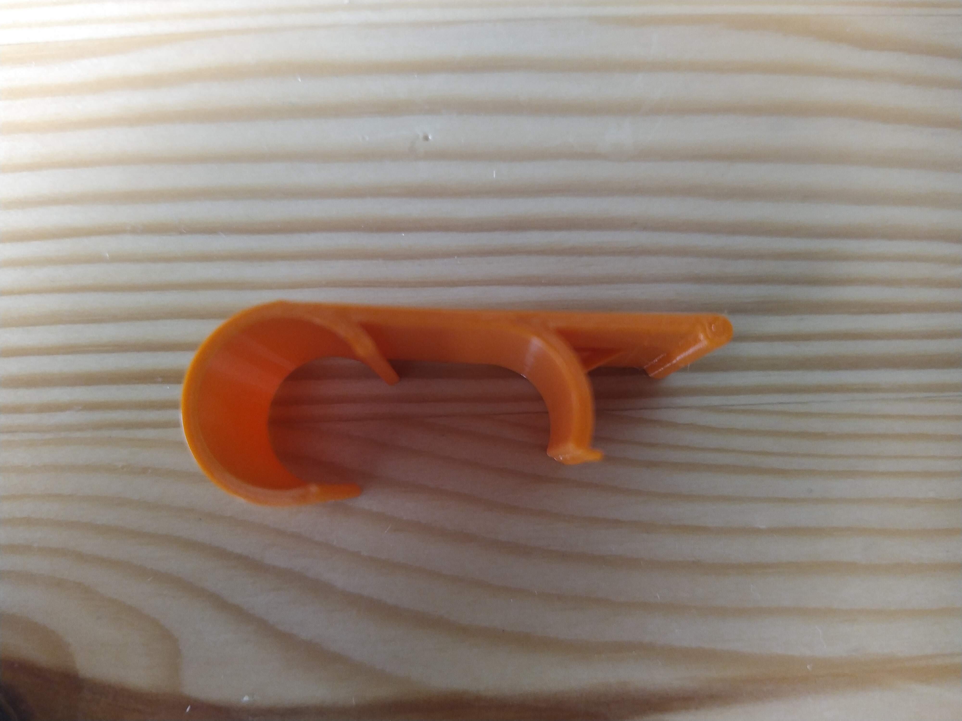 Miniatura 2 do modelo 3D Locking clip for clothes drying rack