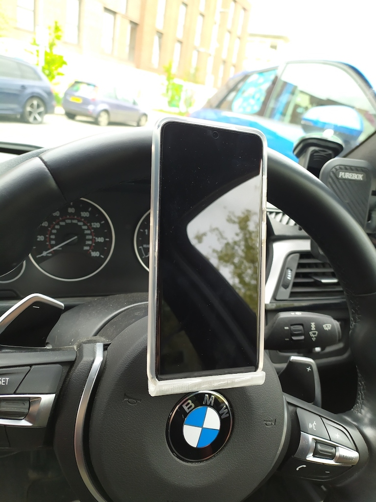 Universal Steering Wheel Phone Holder by Yi Yu Download free STL