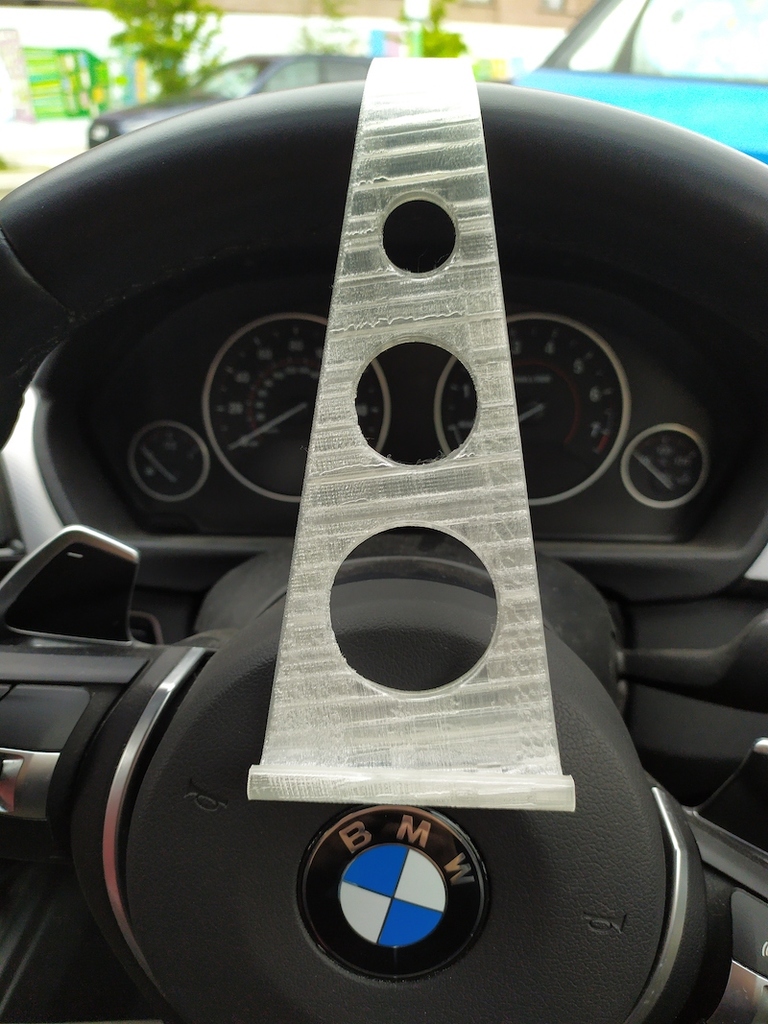 Universal Steering Wheel Phone Holder by Yi Yu Download free STL