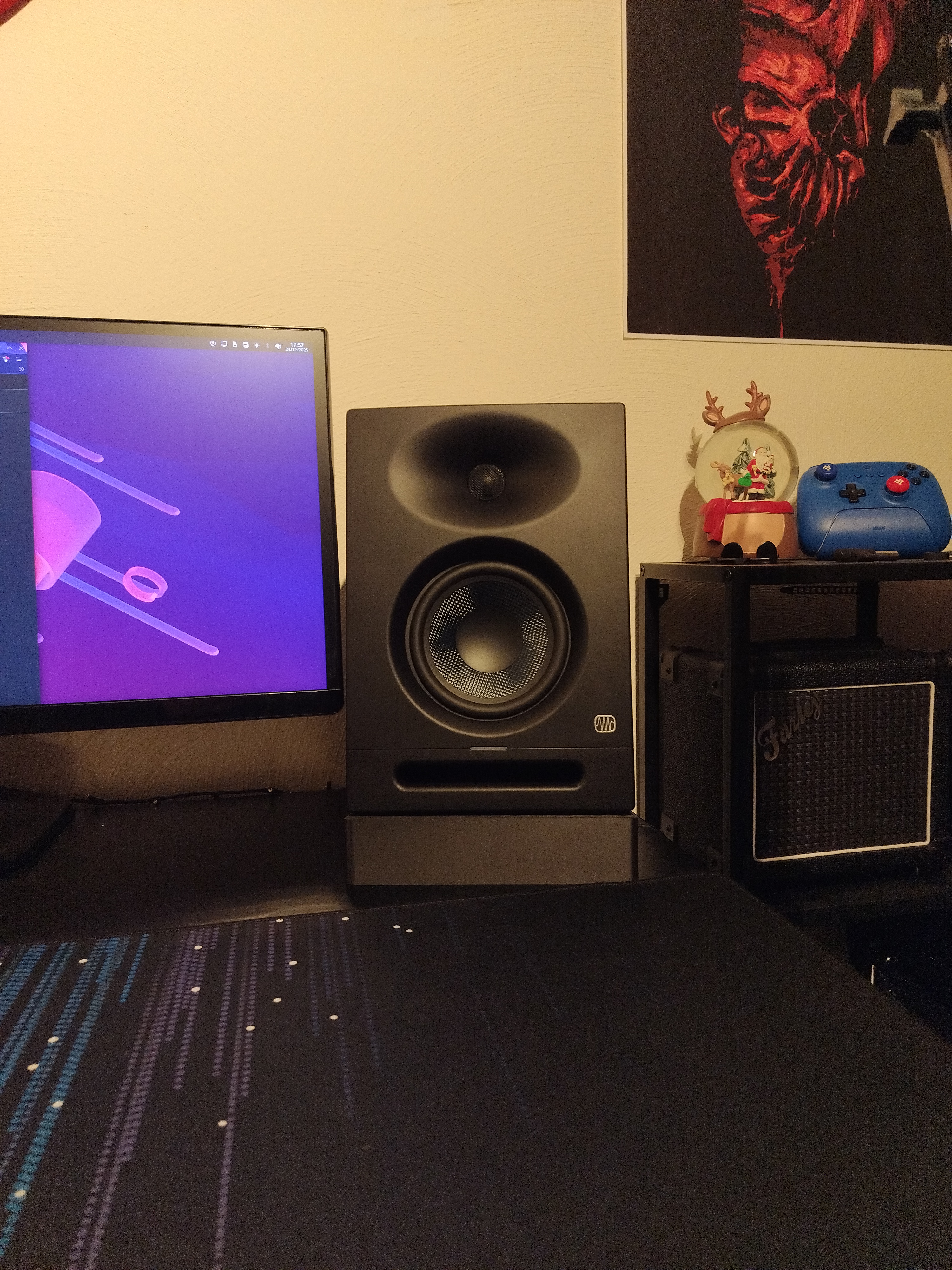 Presonus Eris Studio 5 Angle Stand (desk)
