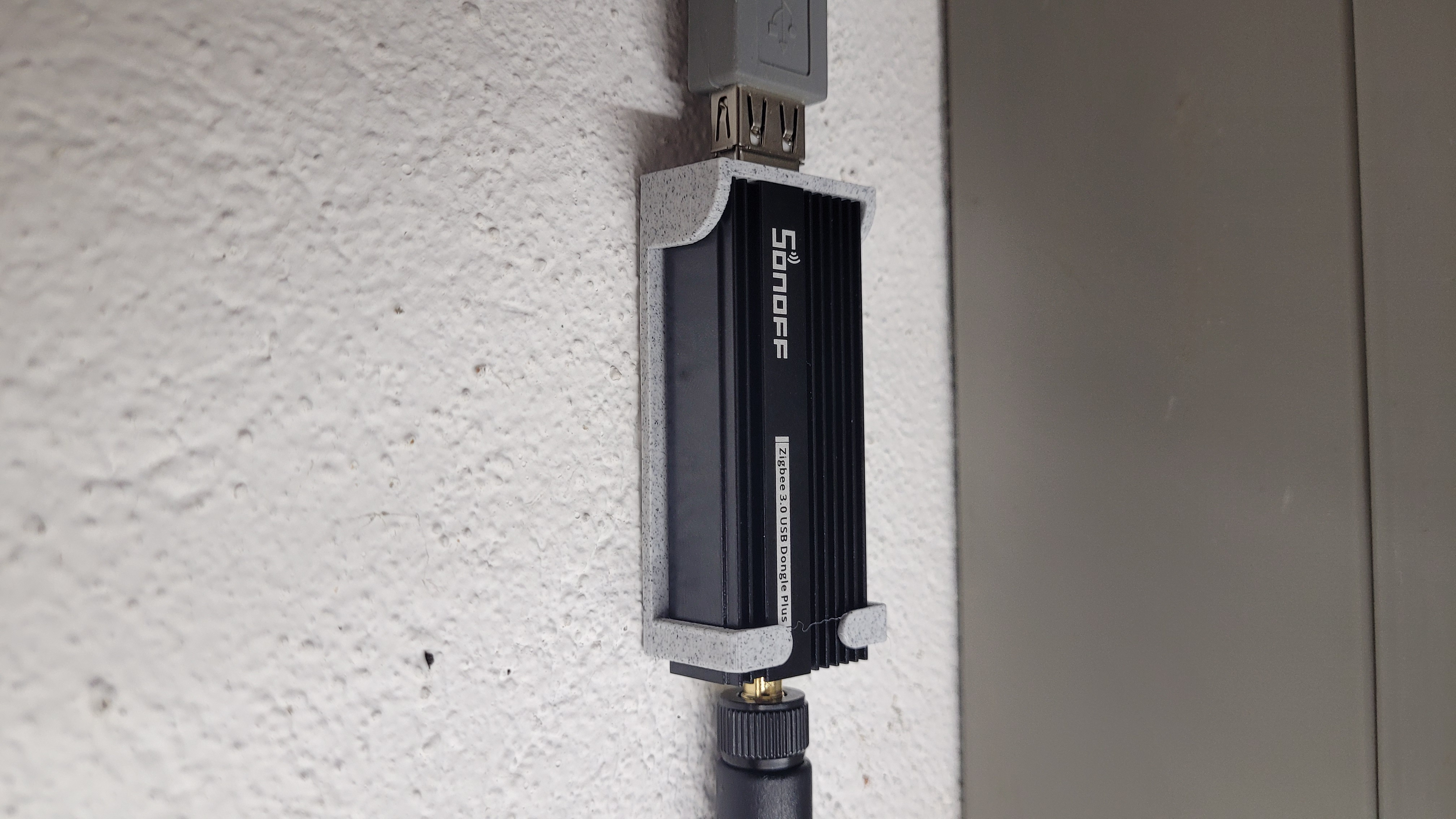 Sonoff Zigbee 3.0 Dongle wall mount