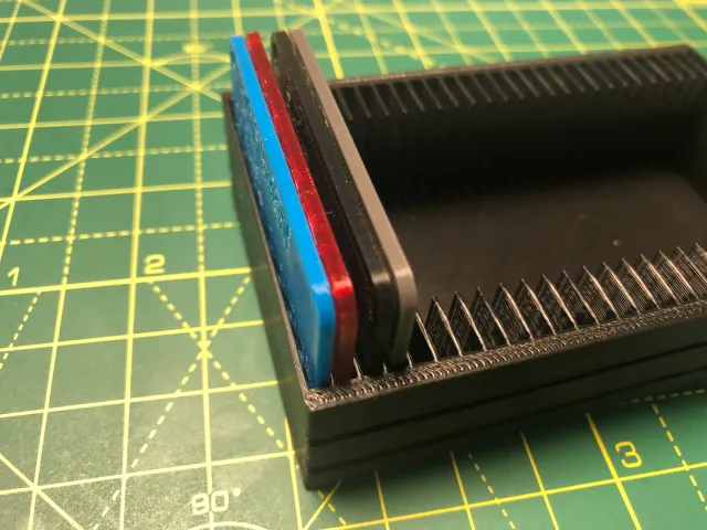 Filament sample customizable with container
