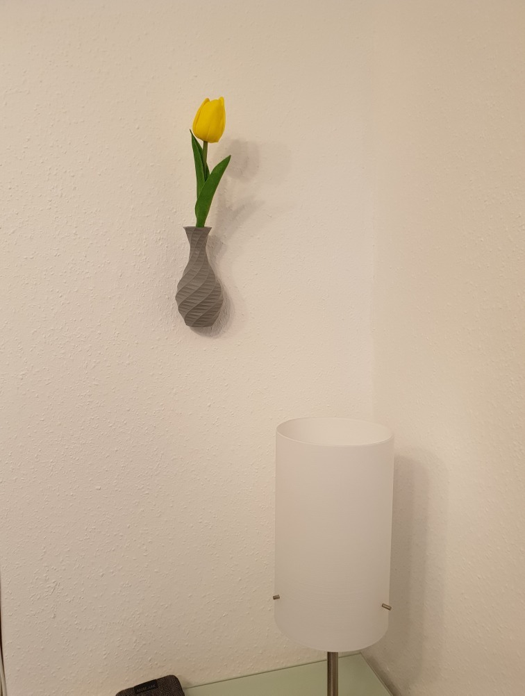 Low Poly Single Flower Vase Wall-Mounted