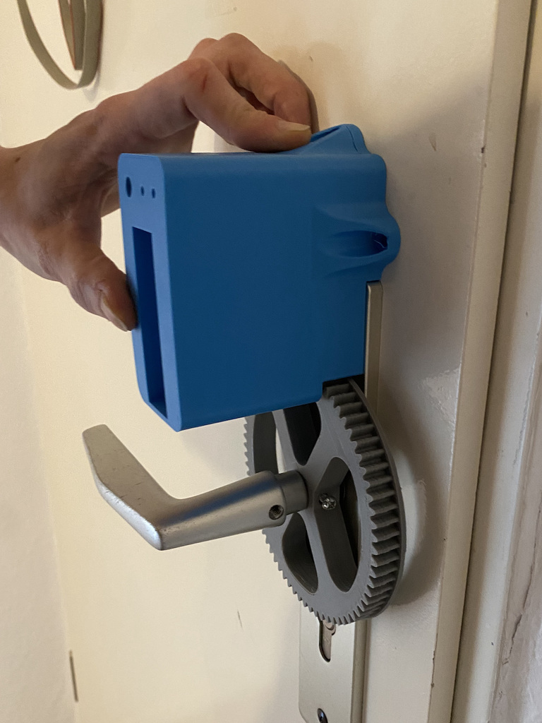 Knob door opener v.1