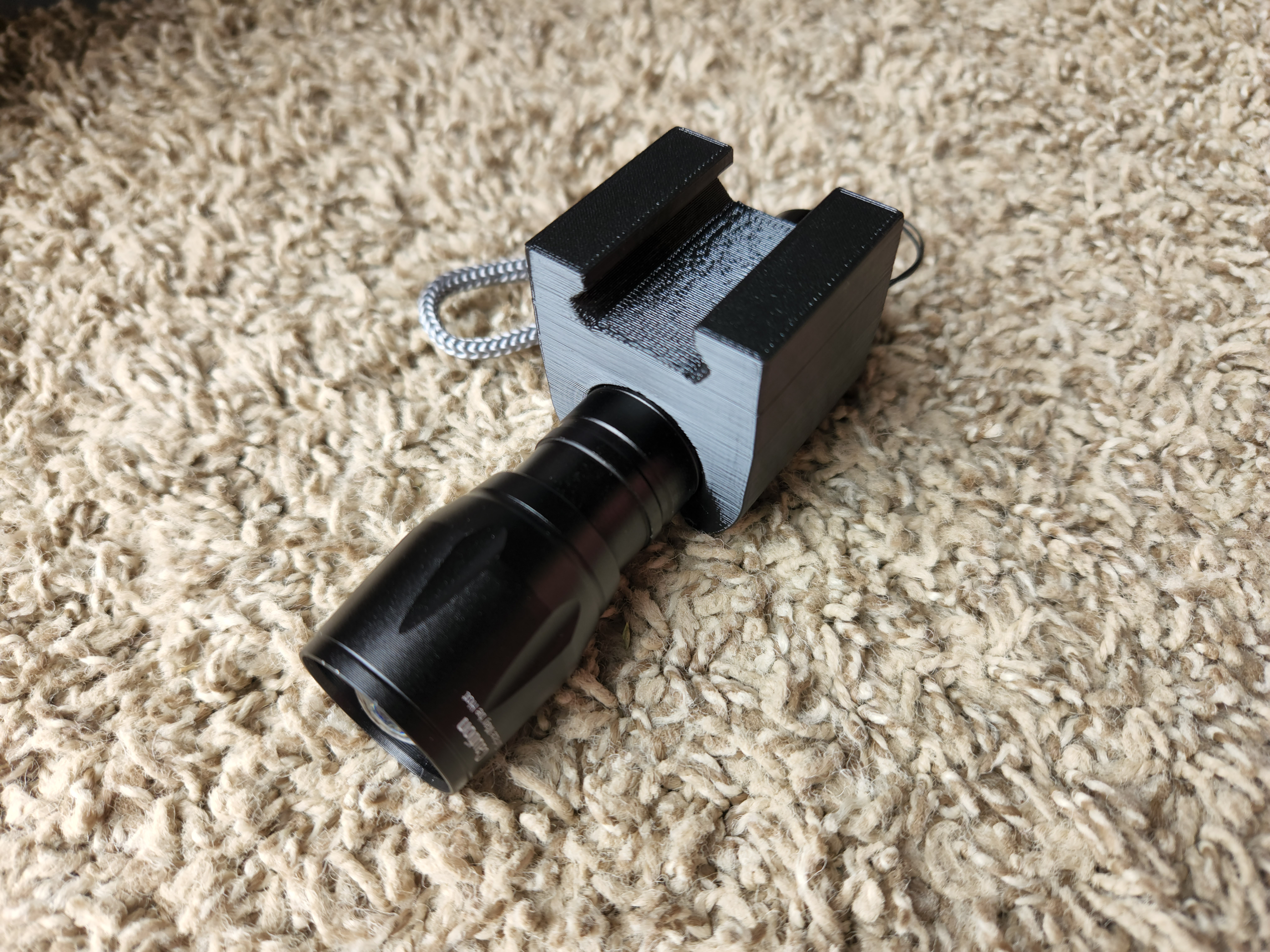 Miniatura 2 do modelo 3D Picatinny Flashlight Mount