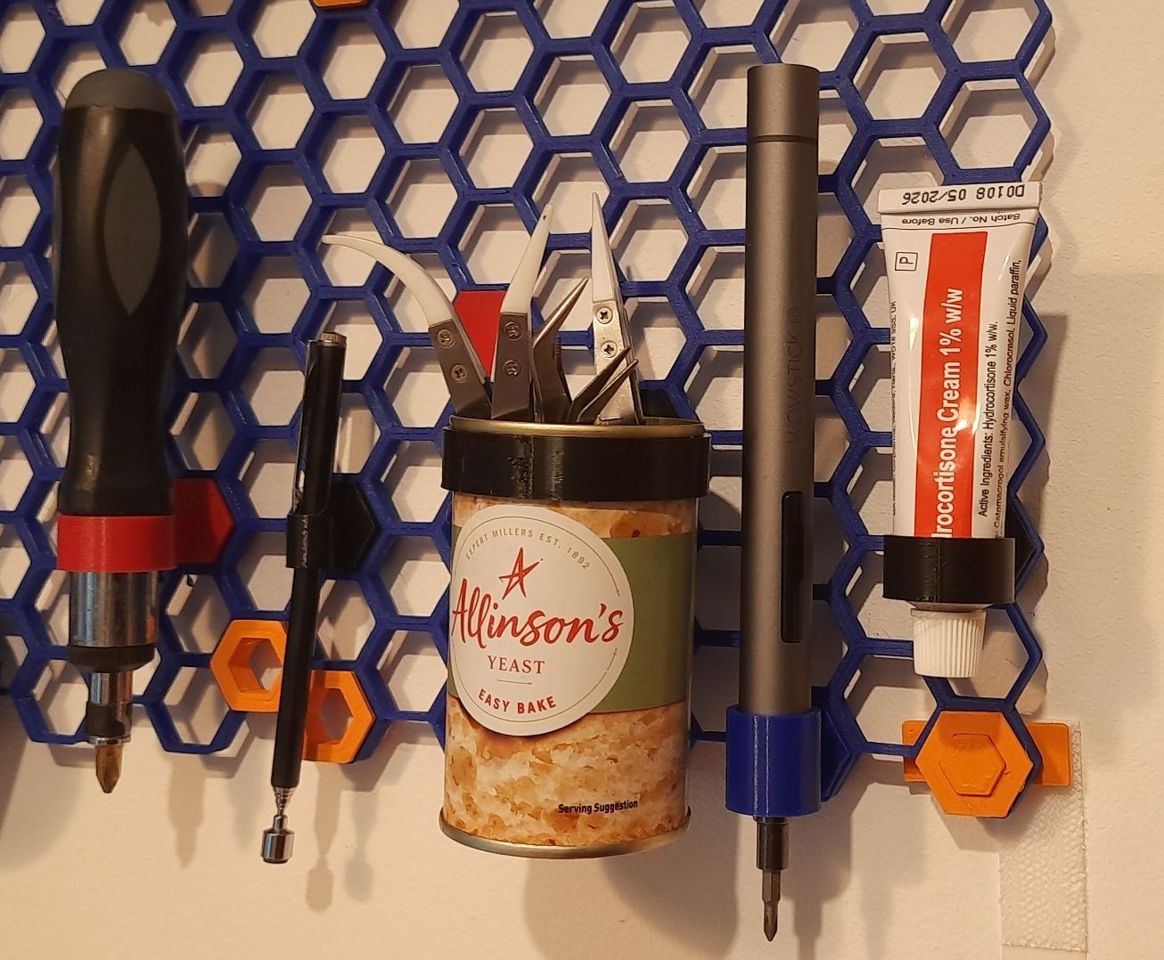 Parametric ring holder for Honeycomb Storage Wall