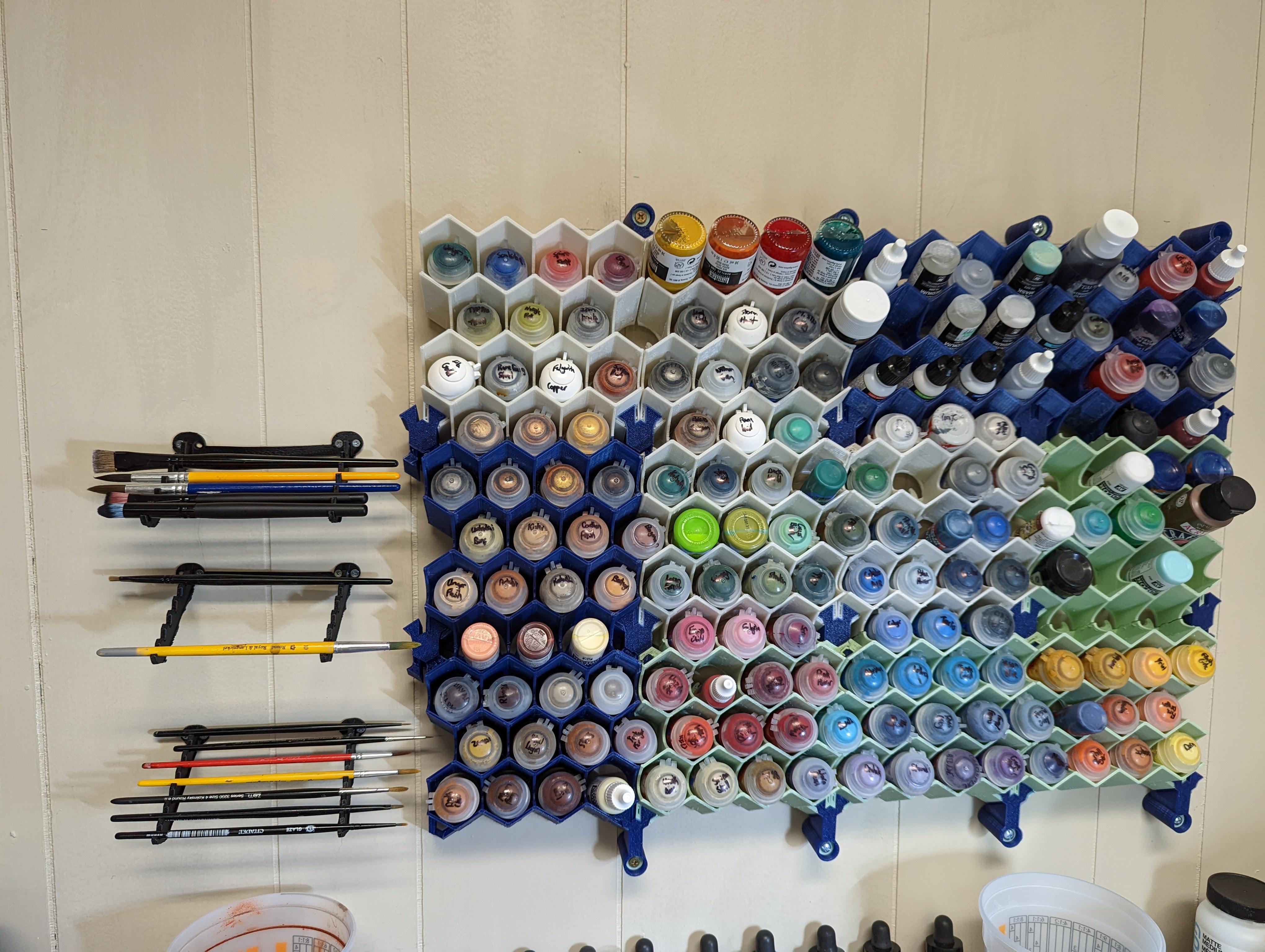 Horizontal Paintbrush rack for short paintbrushes by lordofhyphens ...