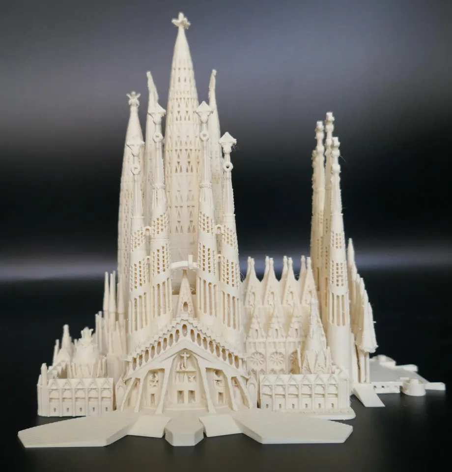 3D SEA-LAND Model Kit The Sagrada Familia
