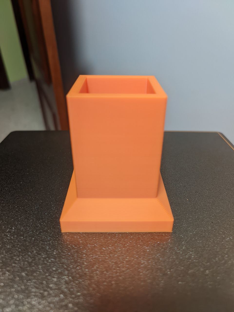 Table leg extensions / Alzas para patas de mesa.