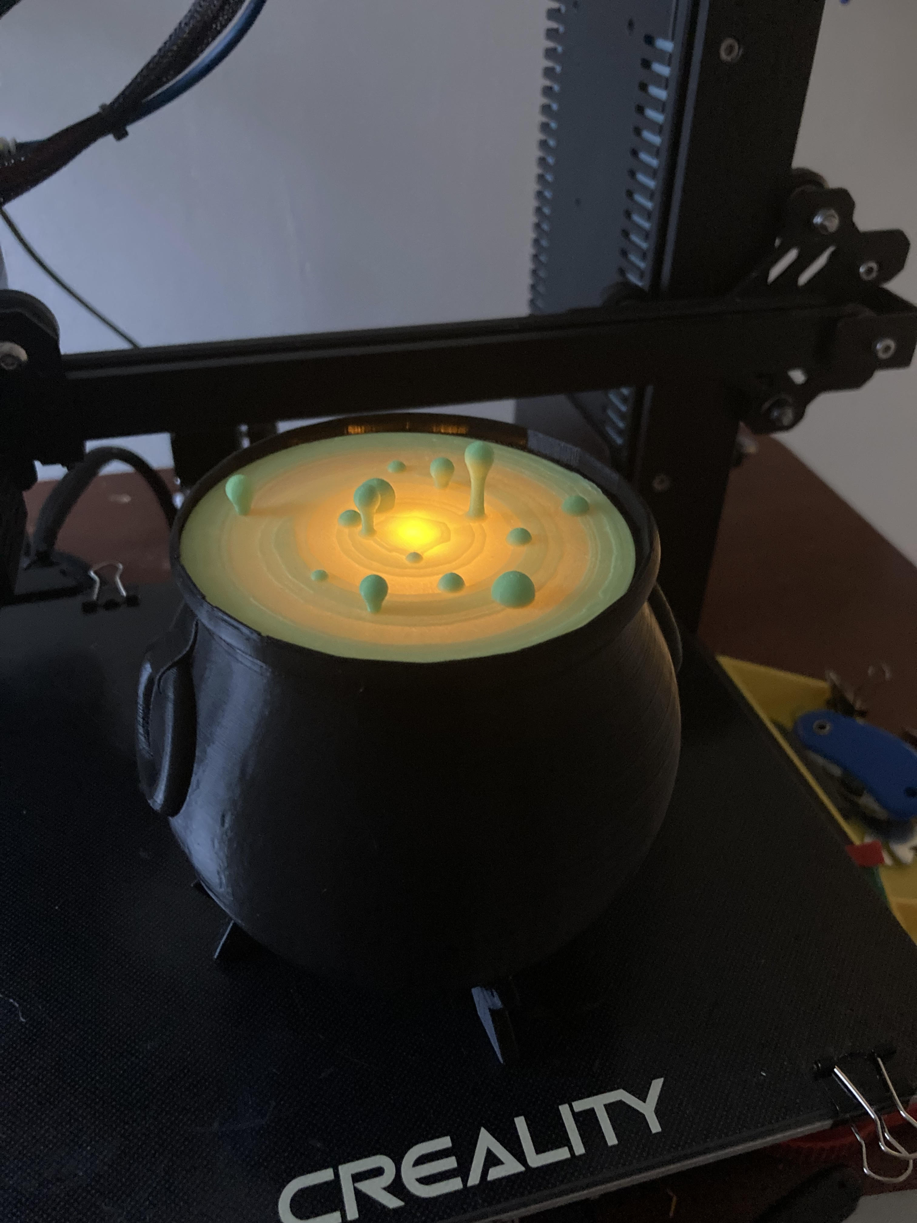 Miniatura 2 do modelo 3D Tealight Cauldron
