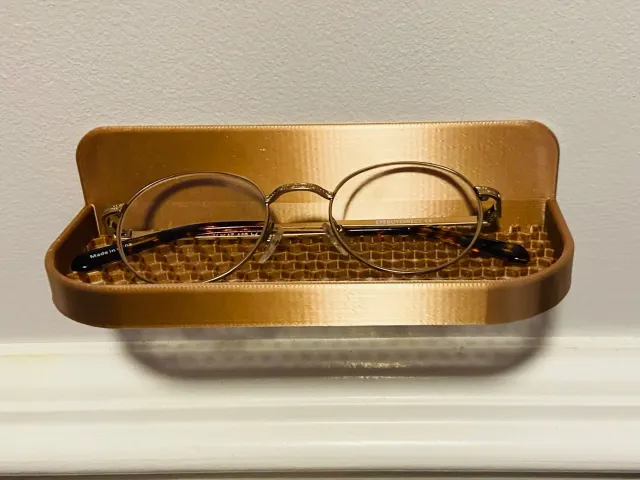Wall-Mounted Glasses Shelf