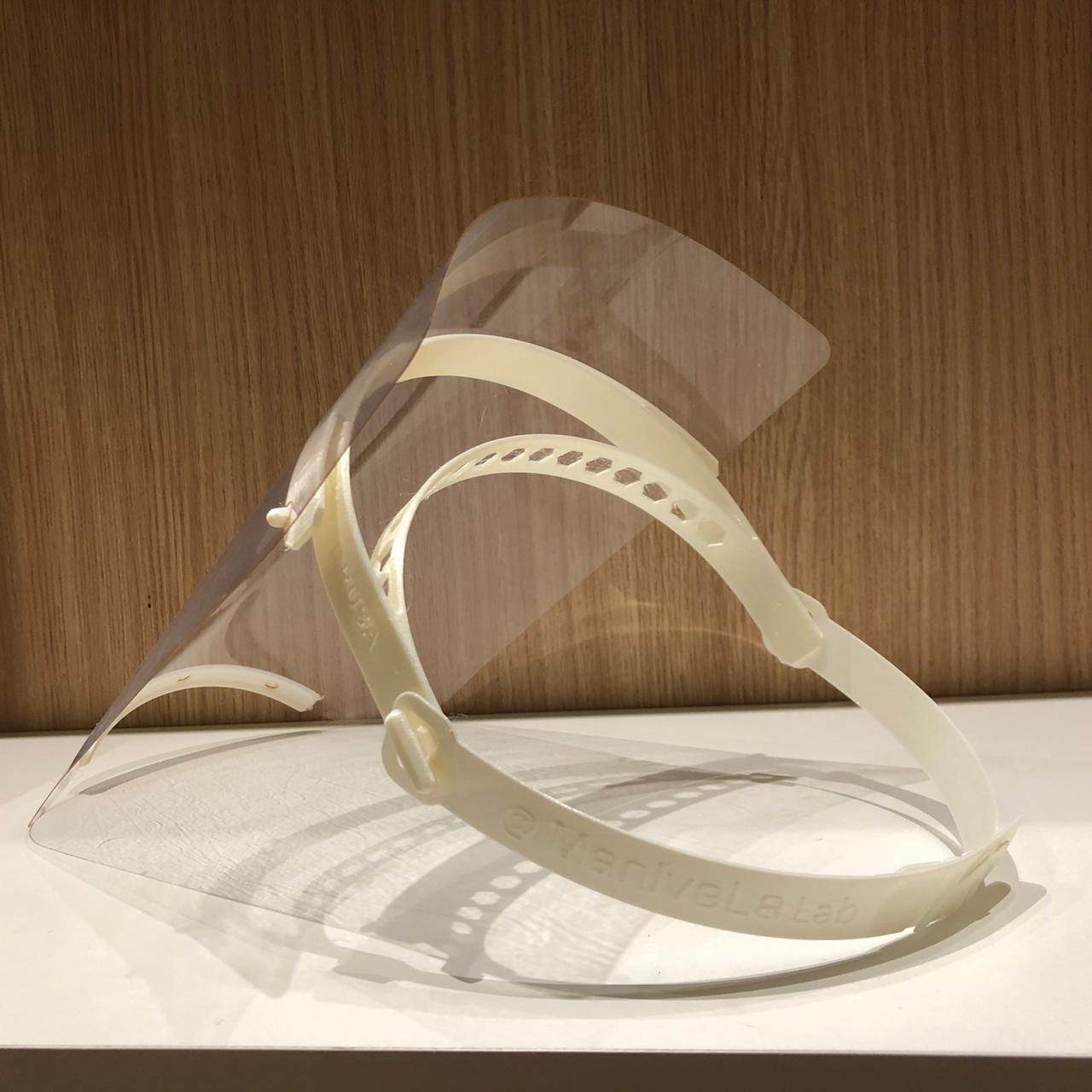 Printed strap for the protective shield