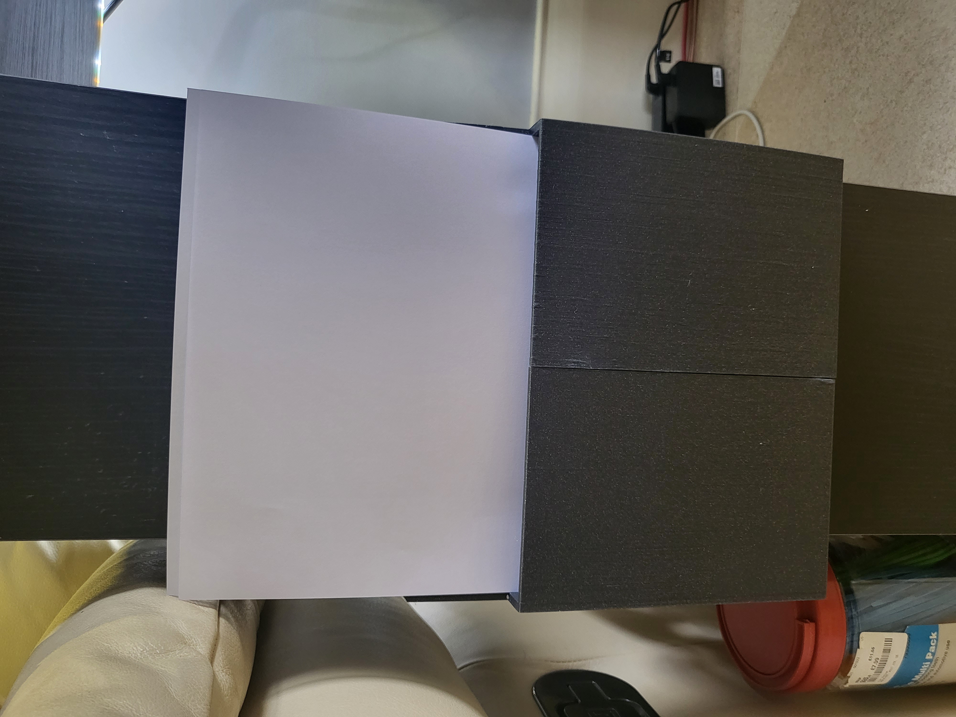 Miniatura 2 do modelo 3D Desk Document Holder