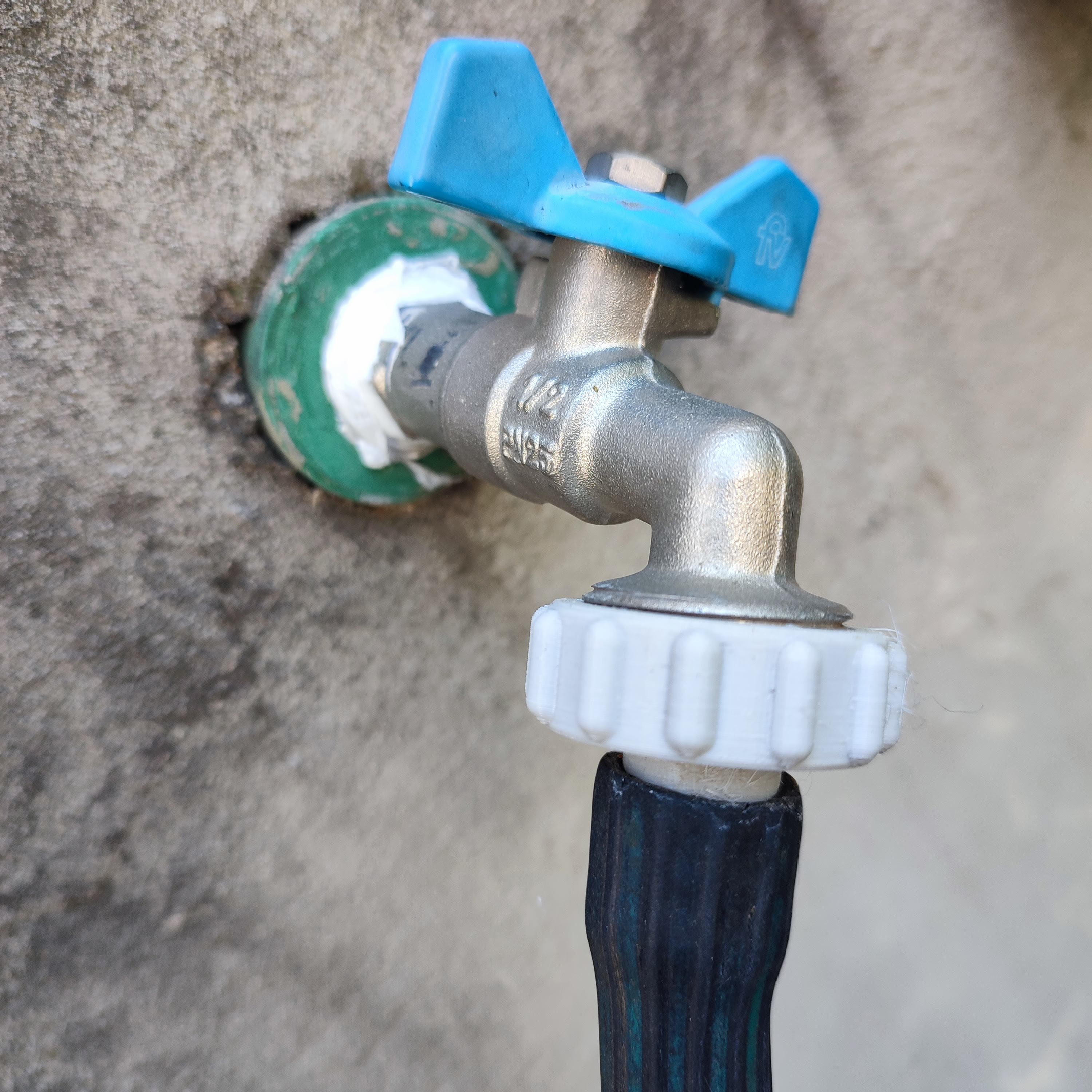 Conector de canillas