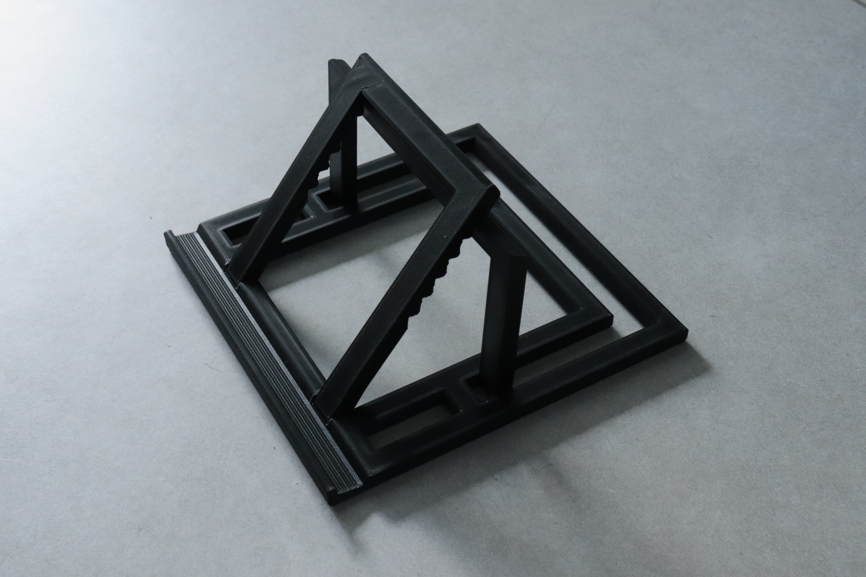 Miniatura 3 do modelo 3D Adjustable tablet stand
