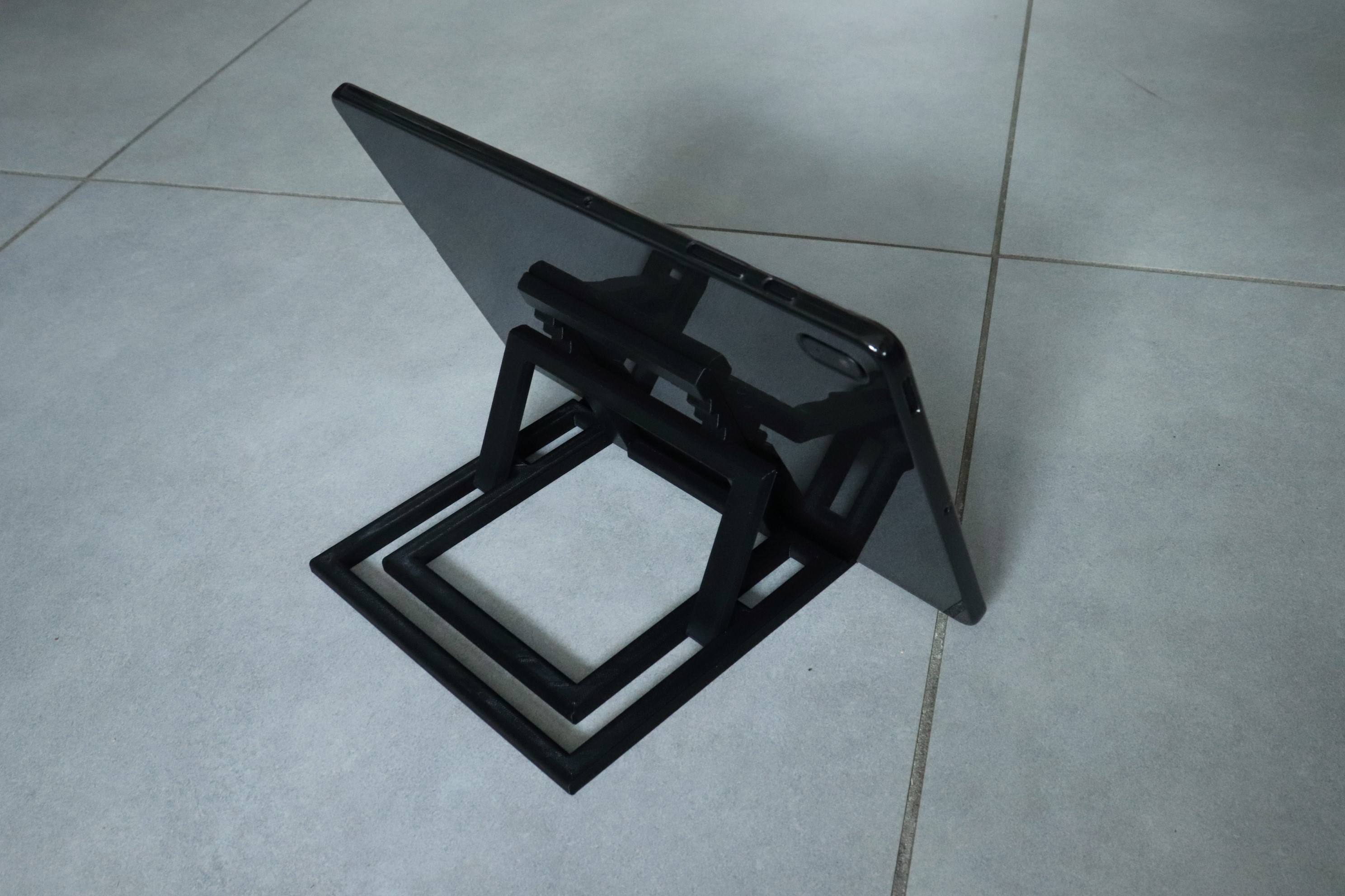 Miniatura 4 do modelo 3D Adjustable tablet stand
