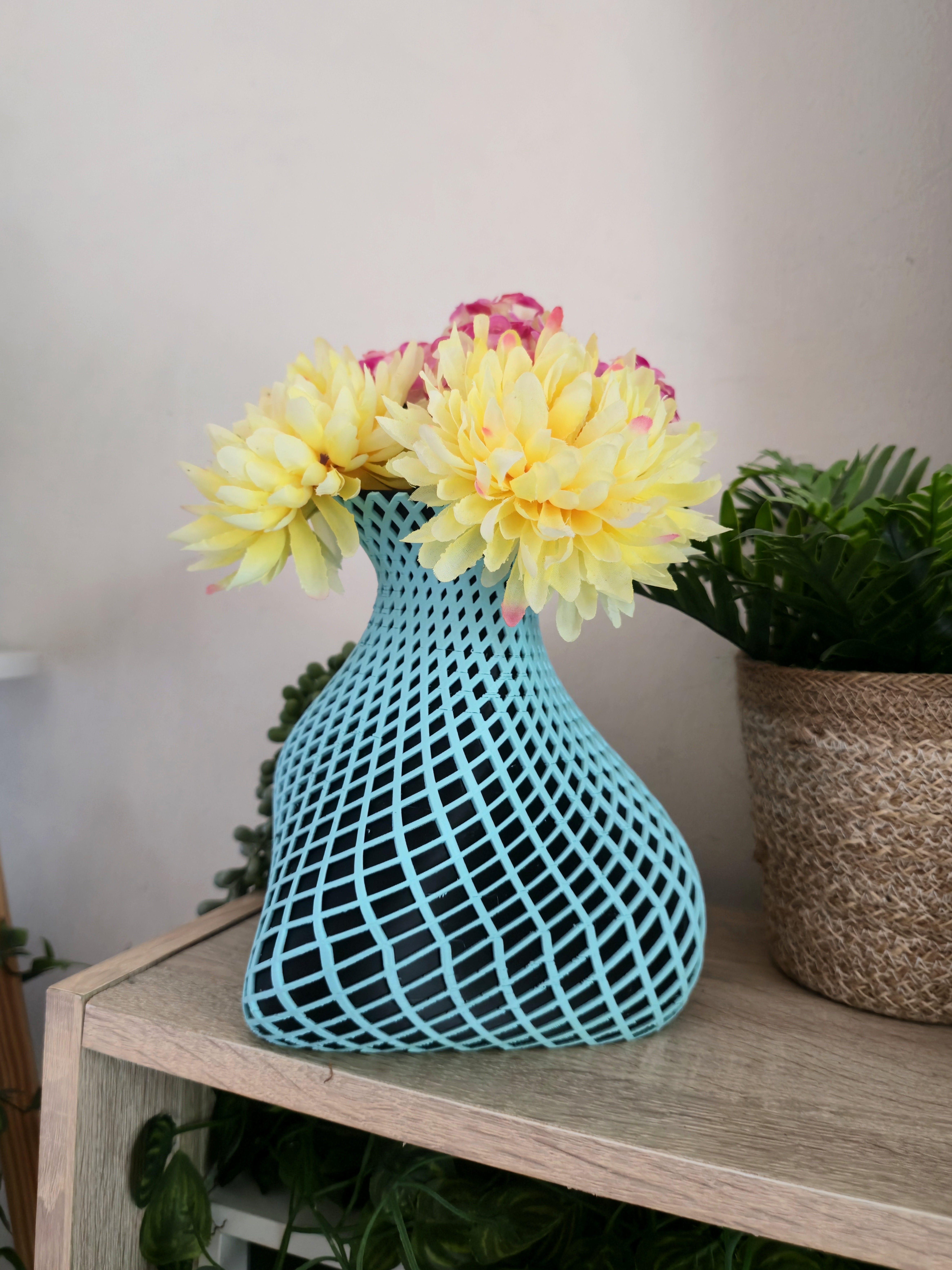 Twisted Vase 2 — miniatura 2