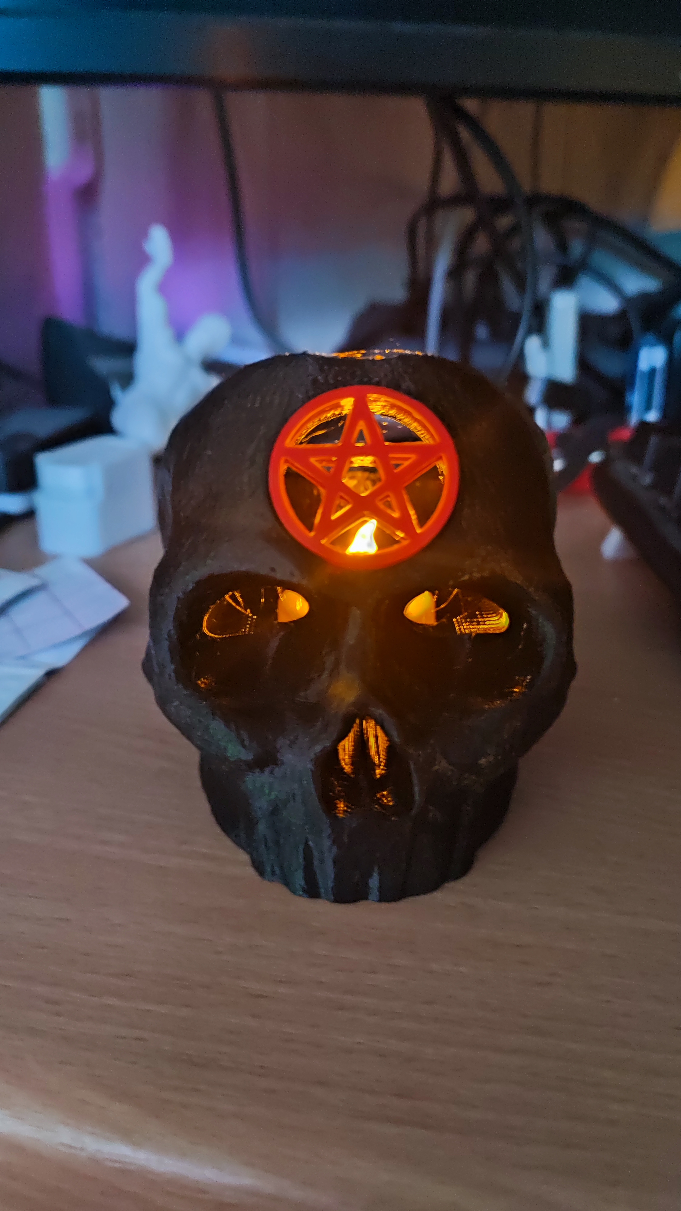 Halloween Skull with Brain and holes for LED lights