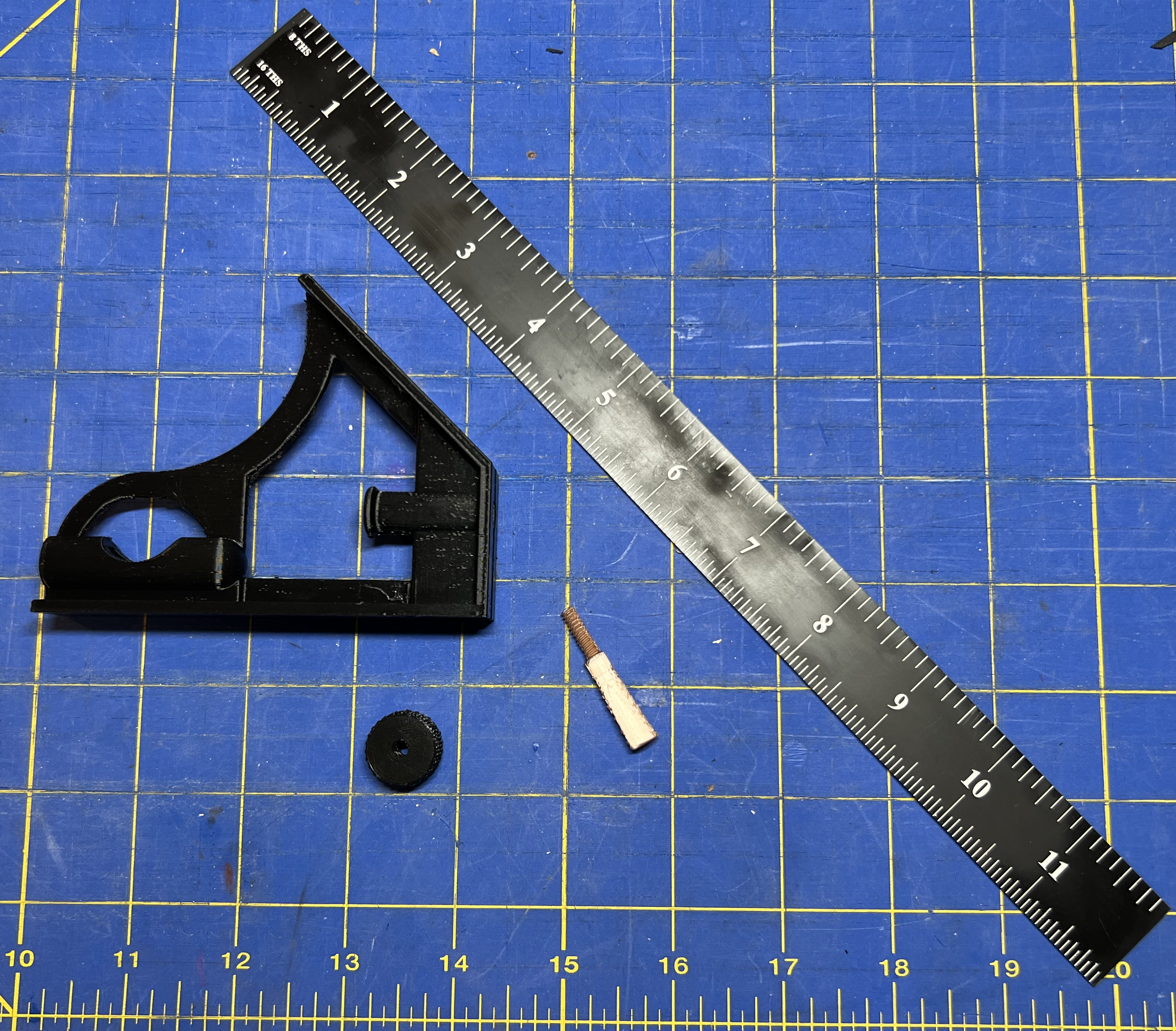 Miniatura 2 do modelo 3D Combination Square for flat rulers