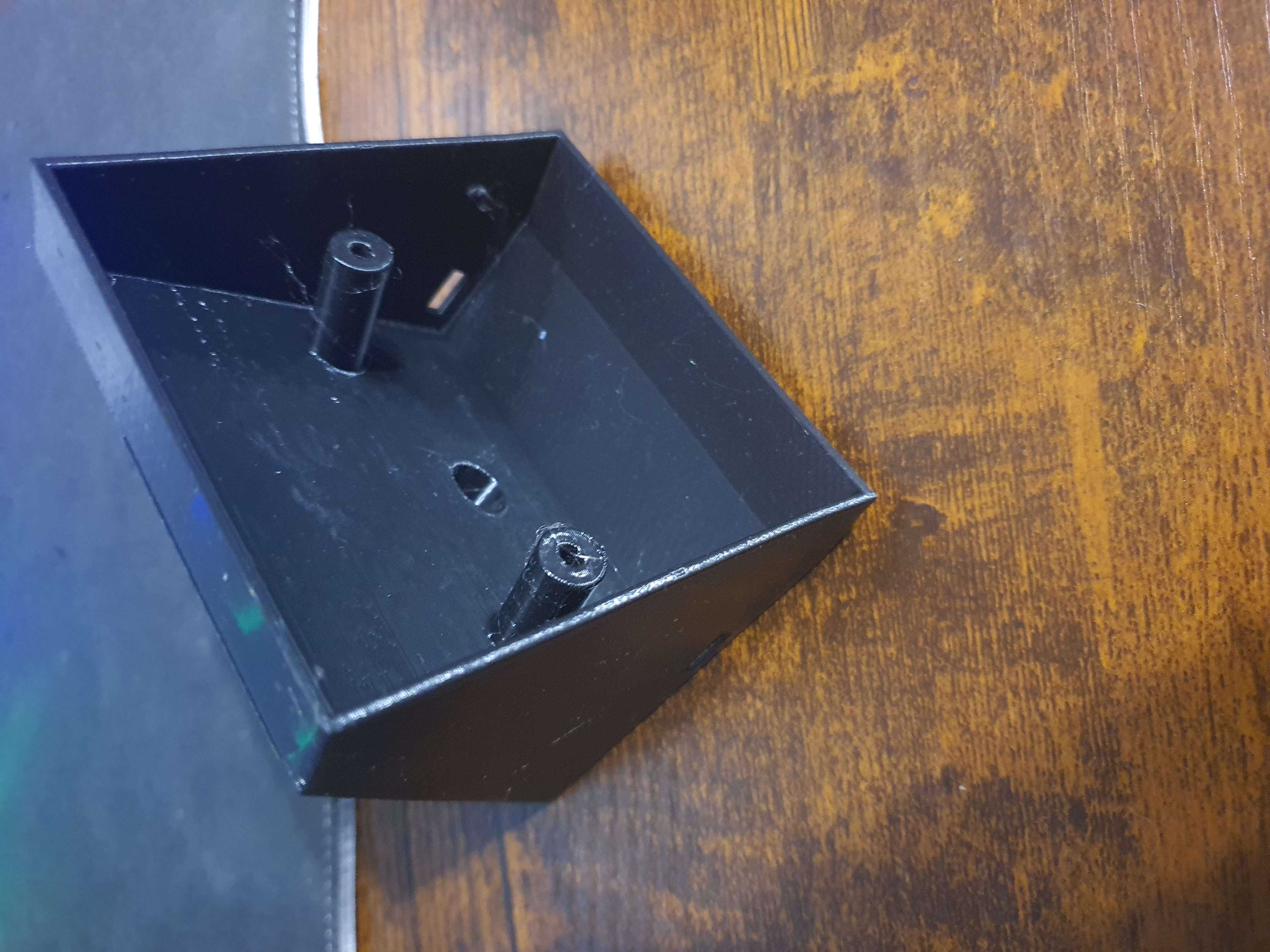Single socket back box, angled desktop (uk)