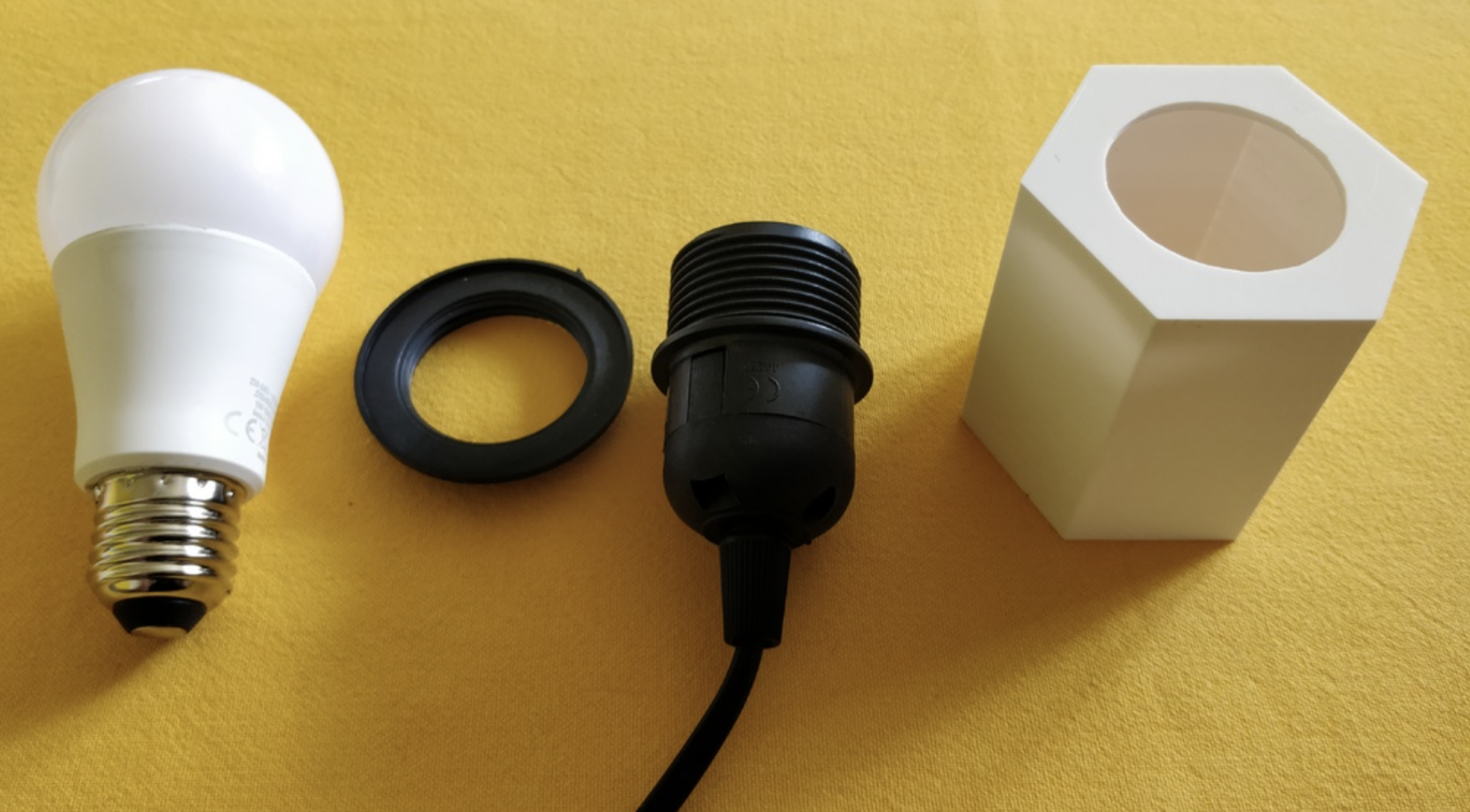 Miniatura 3 do modelo 3D Simple LED Light Stand e27
