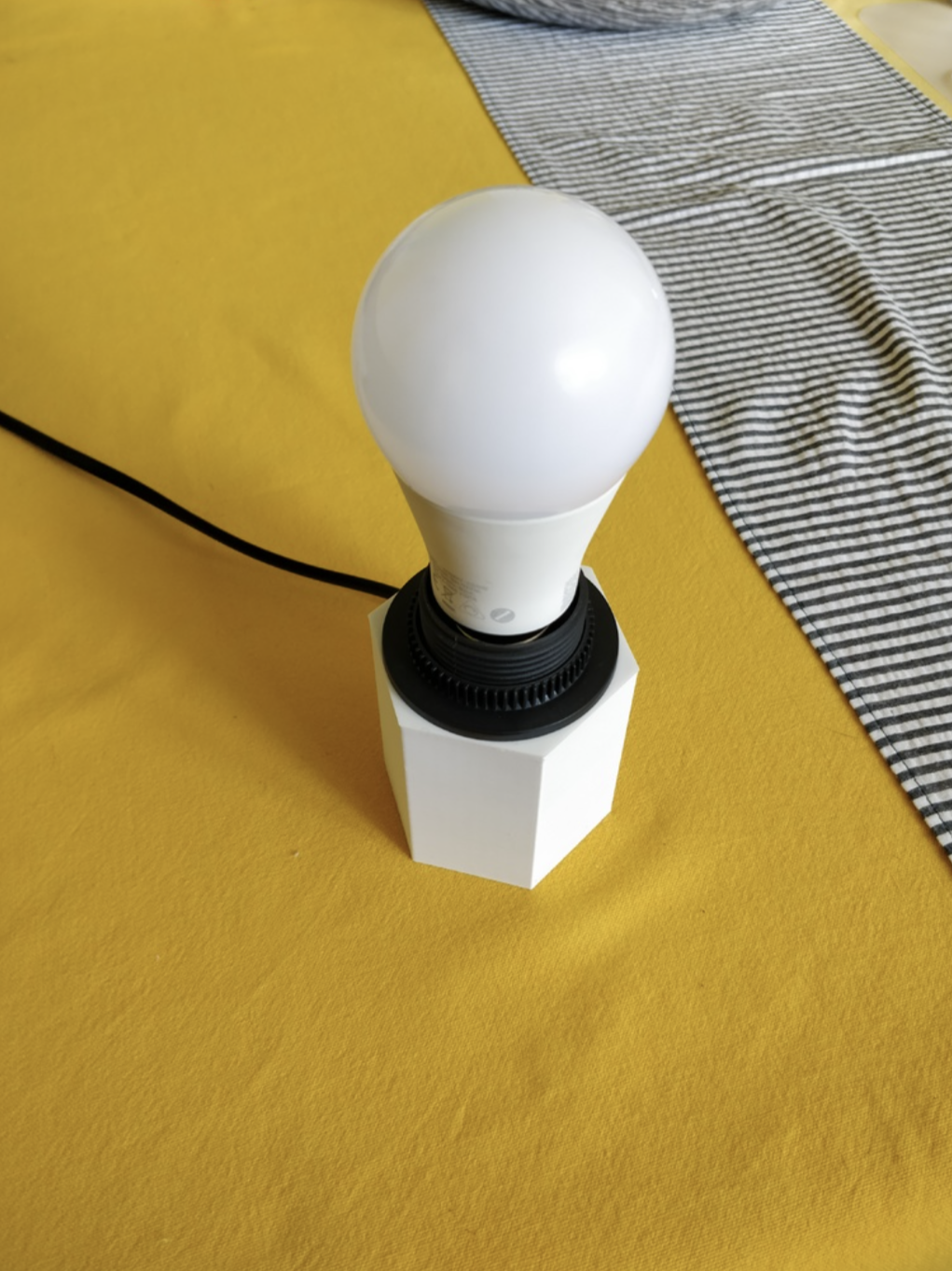 Simple LED Light Stand e27