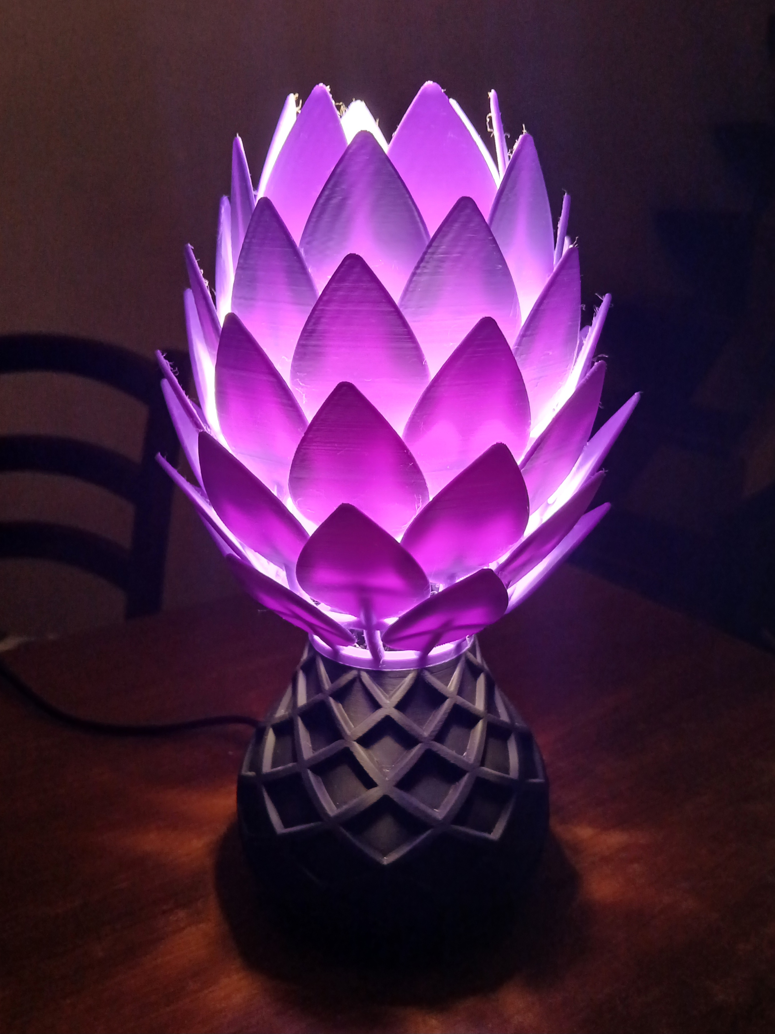 Lamp with floral shape — miniatura 2