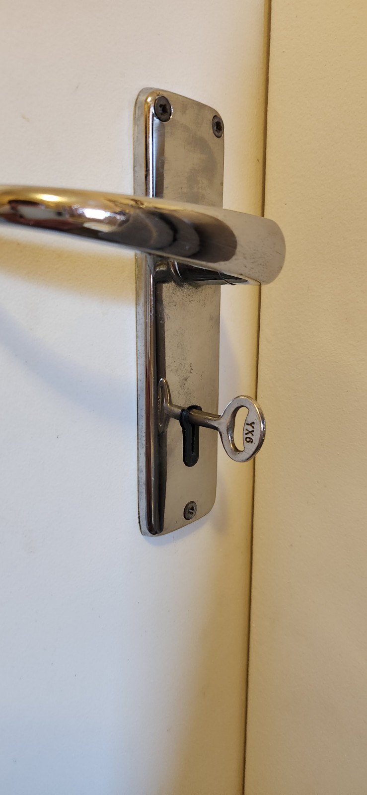 Keyhole Key Holder