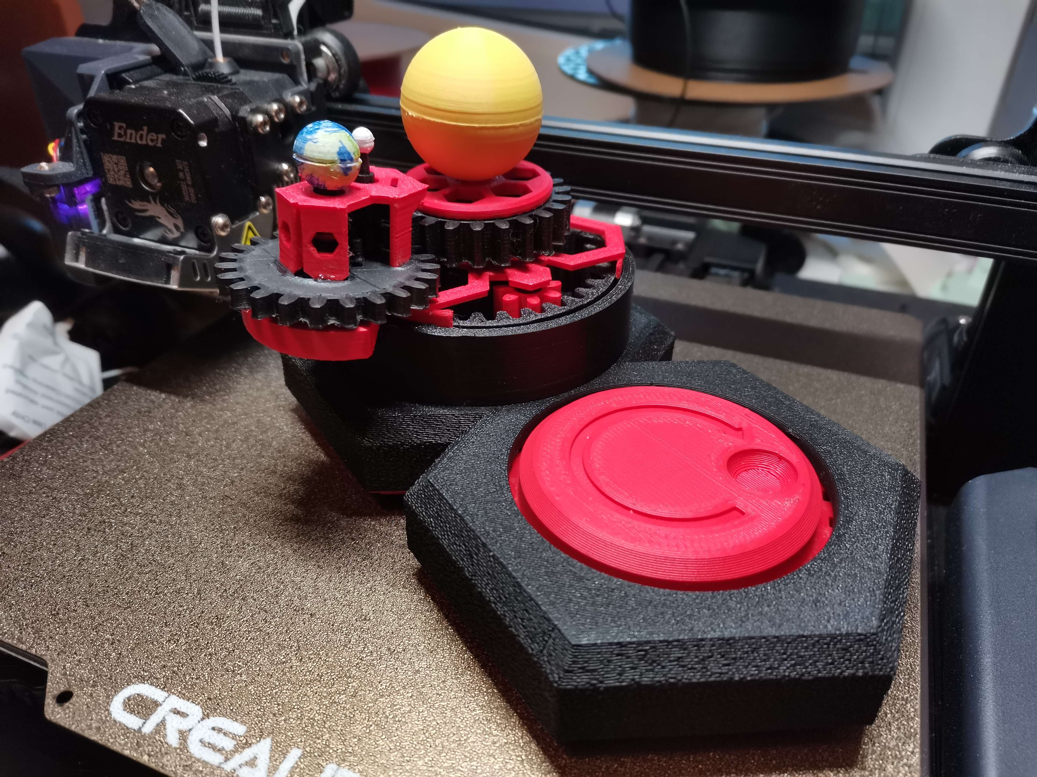 Mechanical Sun, Moon and Earth Orrery - Fully 3d Printable