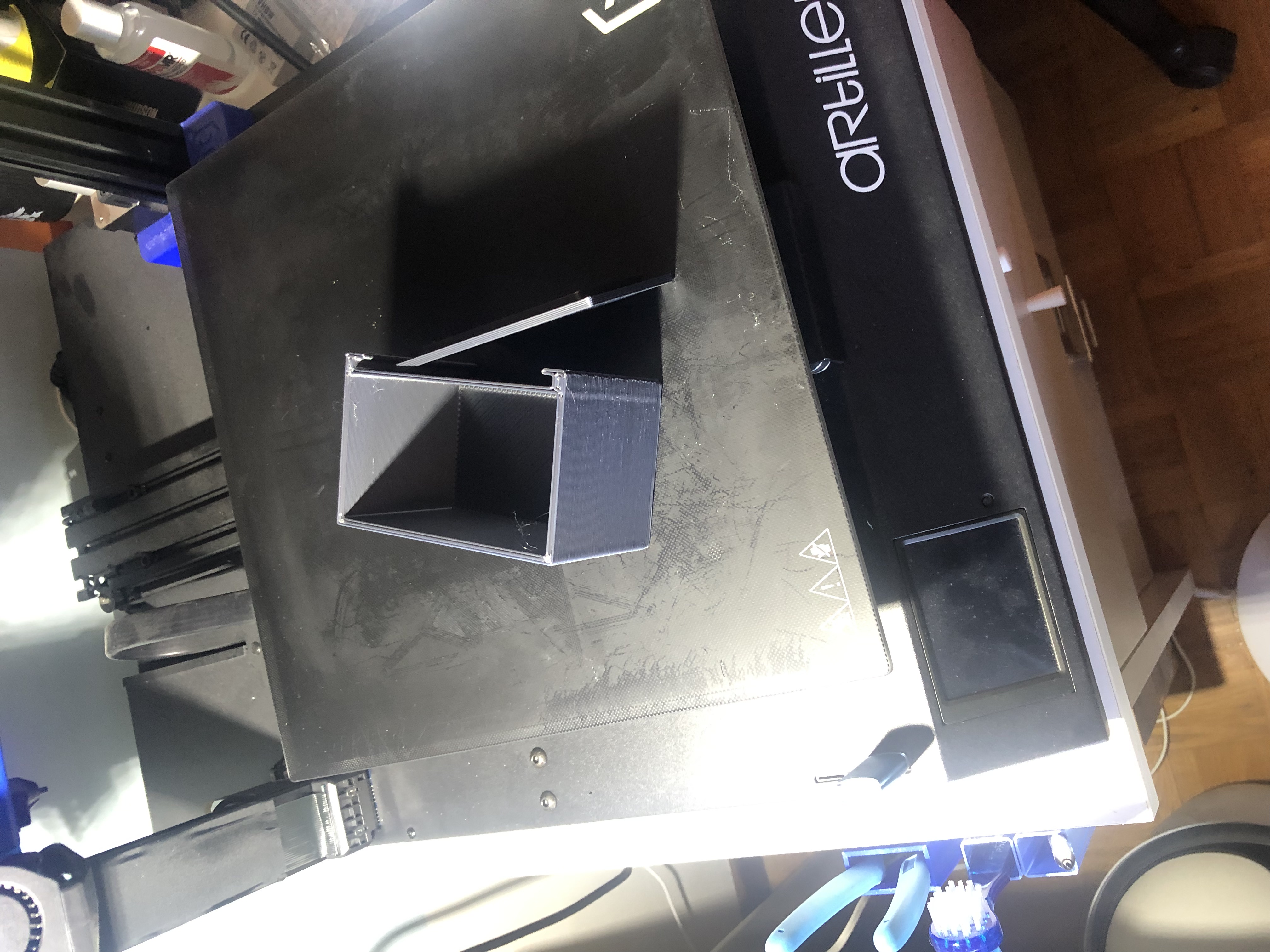 Miniatura 4 do modelo 3D CONTENITORE