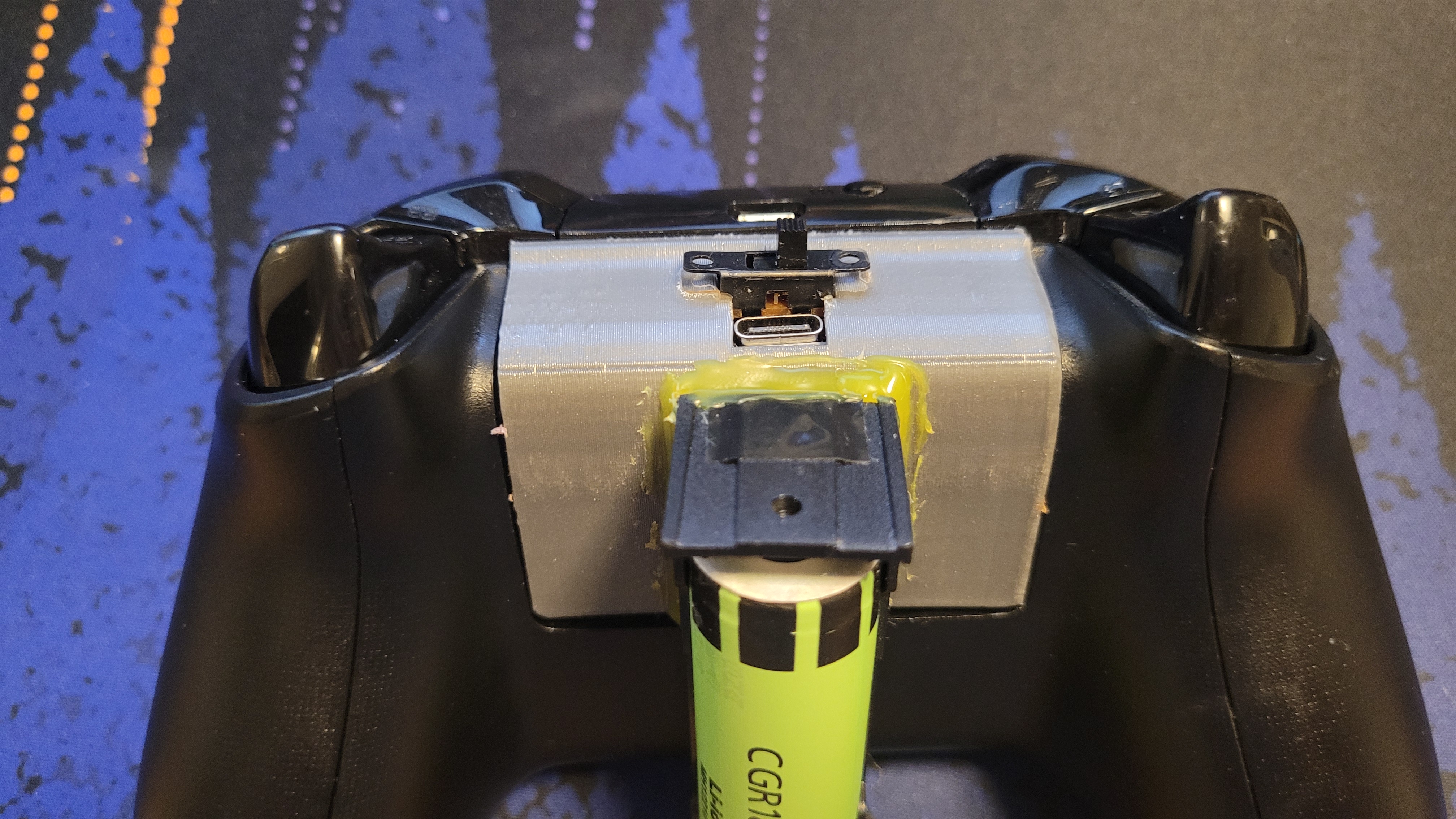 X box one controller battery lid