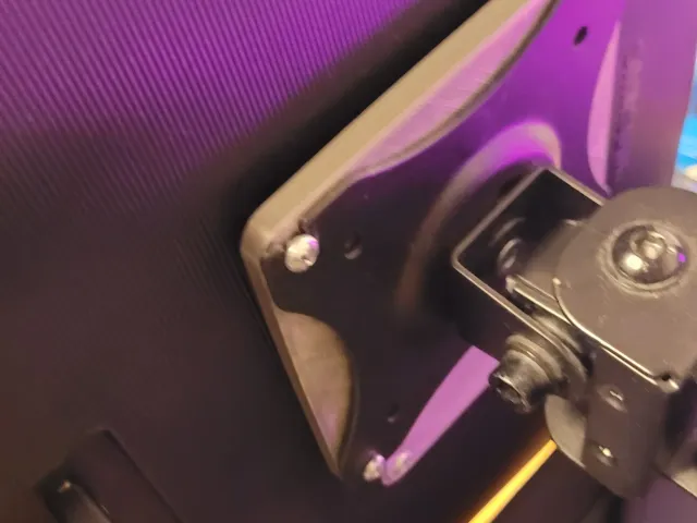 Vesa adapter: 75x75 -> 100x100 Height adjust