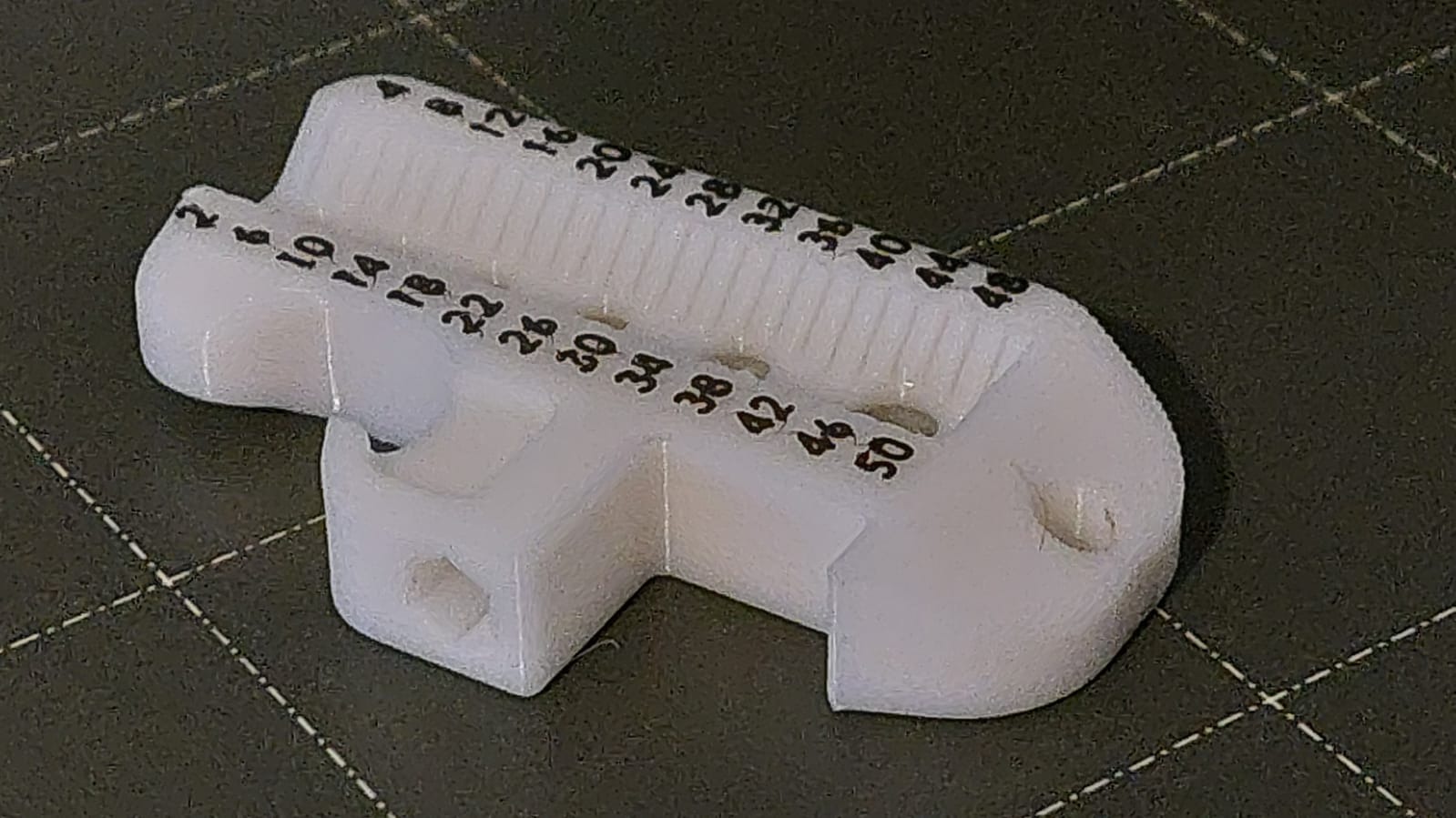 Miniatura 5 do modelo 3D Screw Gage Keychain Multitool