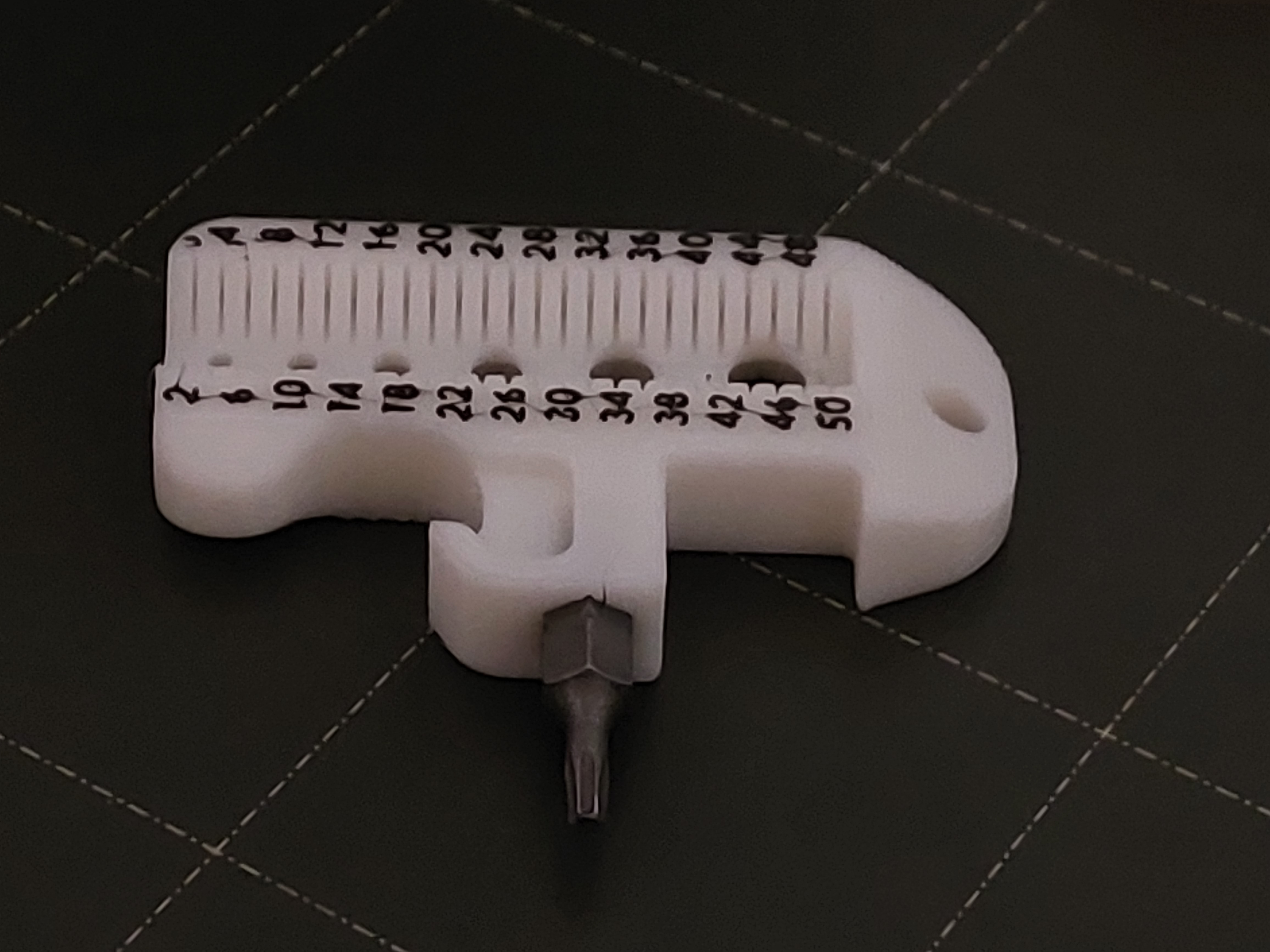 Miniatura 4 do modelo 3D Screw Gage Keychain Multitool