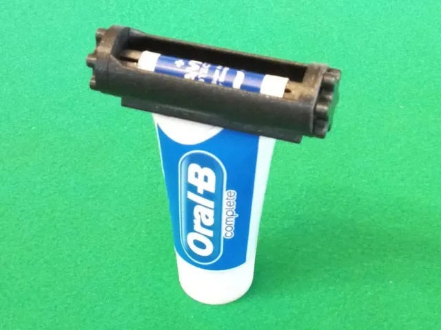 Toothpaste Squeezer
