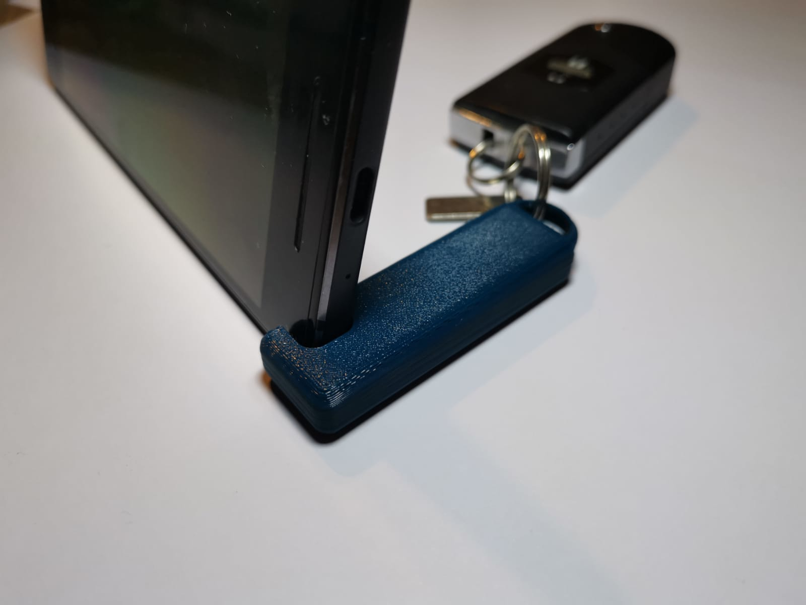 Customizable Keychain Phone Stand 9000 /w bottle opener