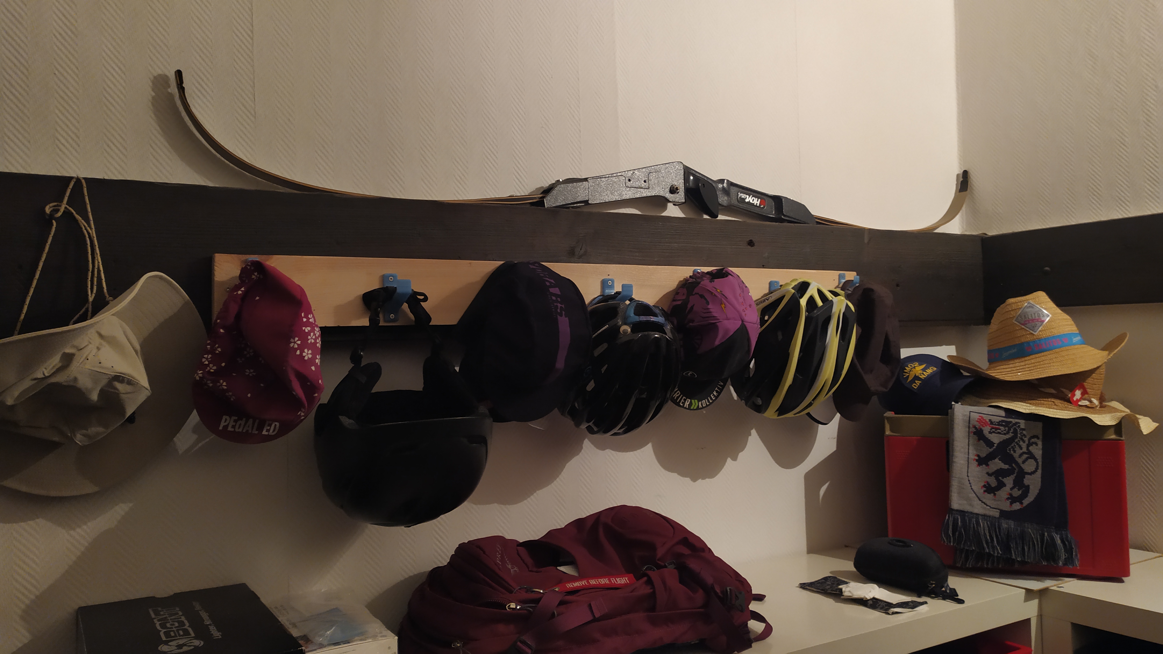 Miniatura 5 do modelo 3D Bicycle helmets hook.