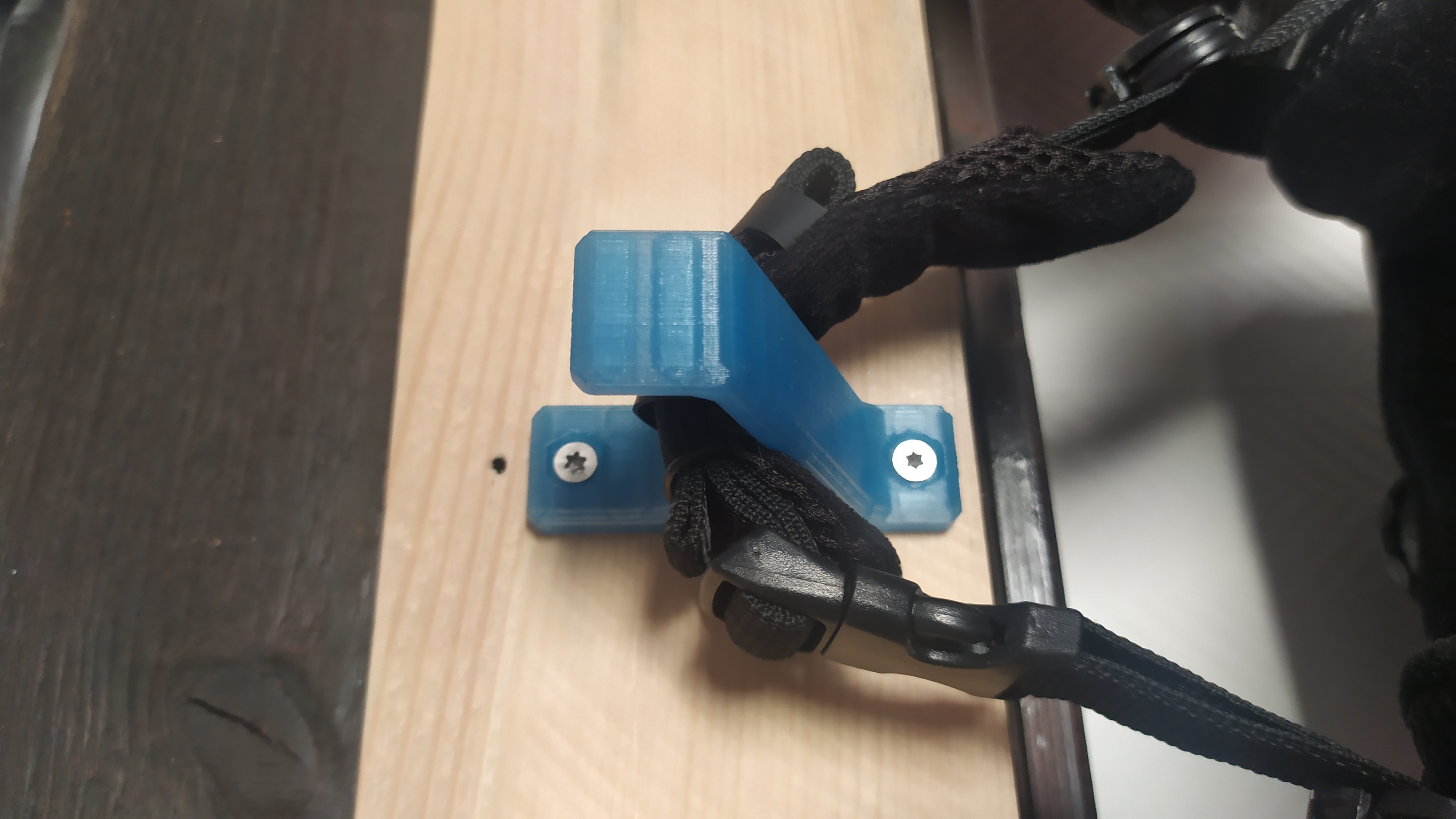 Miniatura 4 do modelo 3D Bicycle helmets hook.