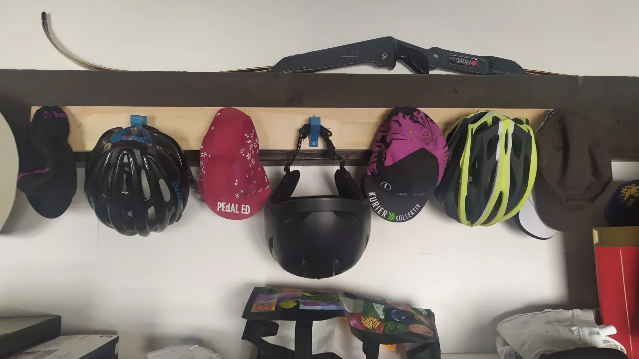 Bike helmet 2024 storage ideas