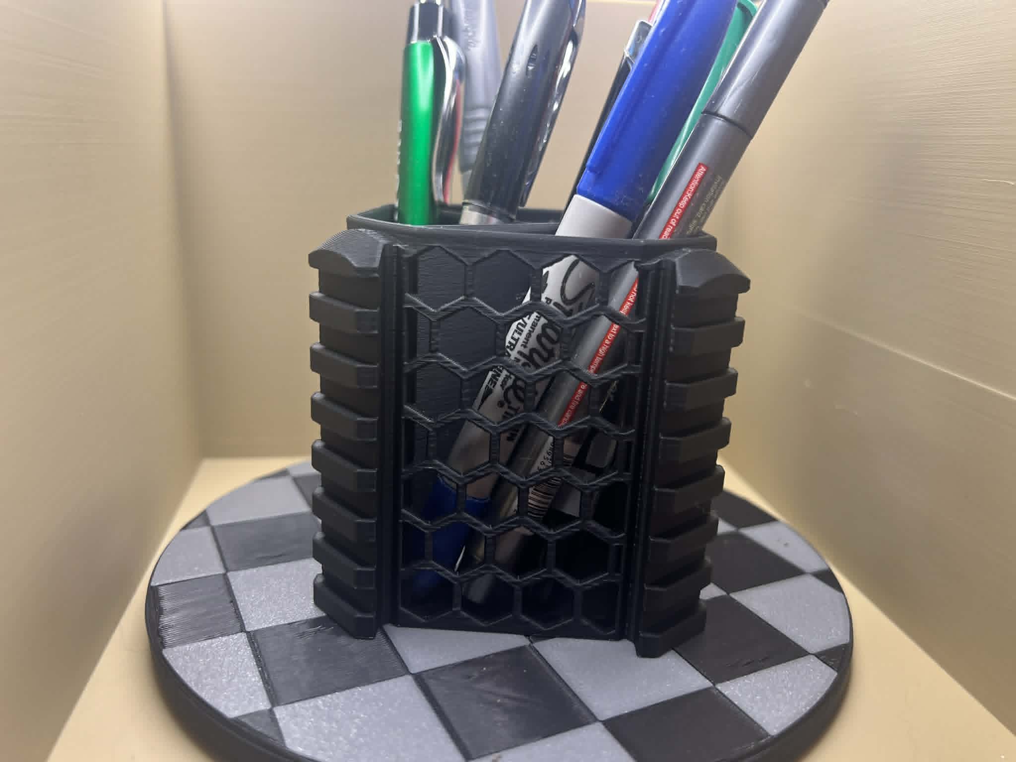 Miniatura 5 do modelo 3D Tactical pen holder
