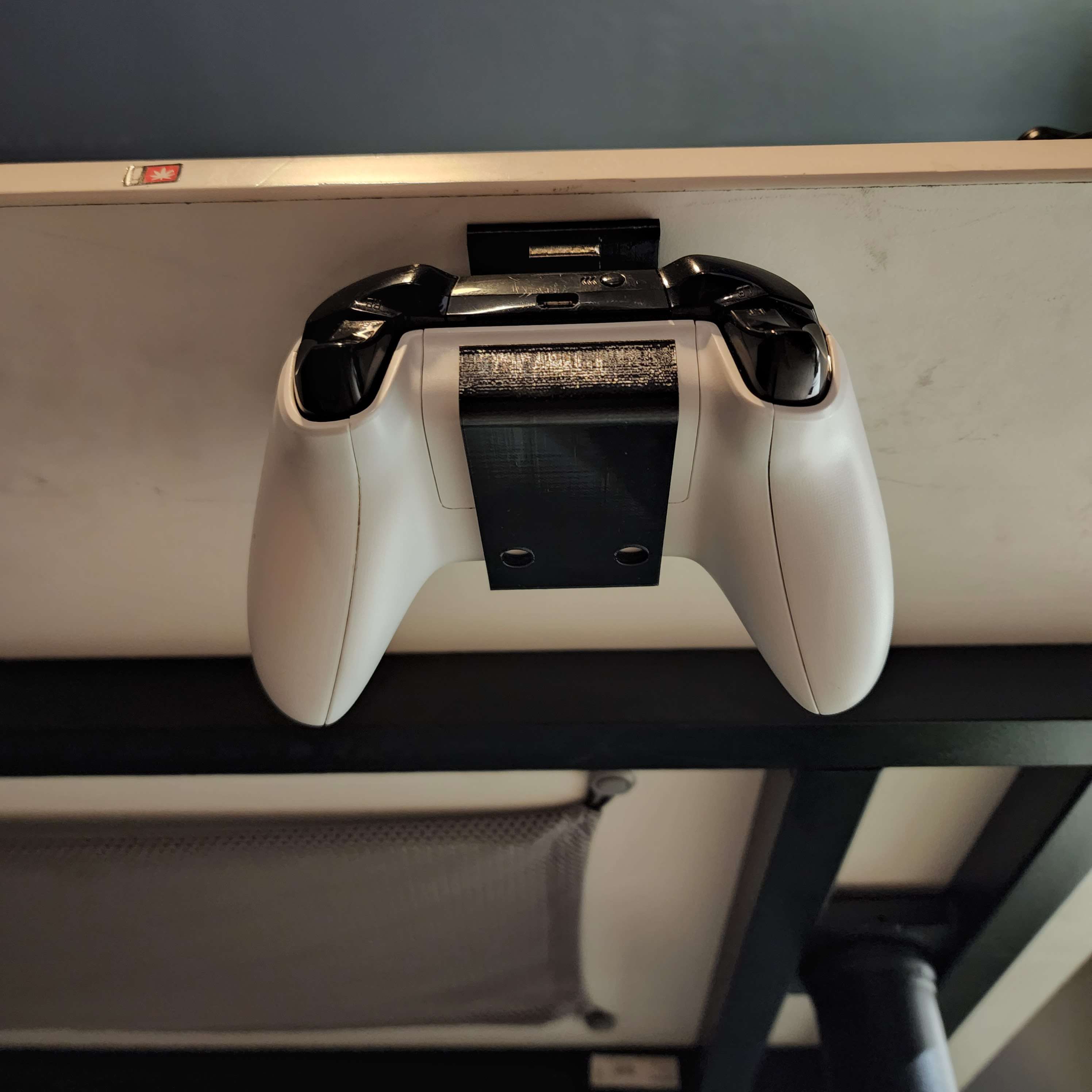 Xbox One Controller Holder by ActualPepperoni Download free STL model